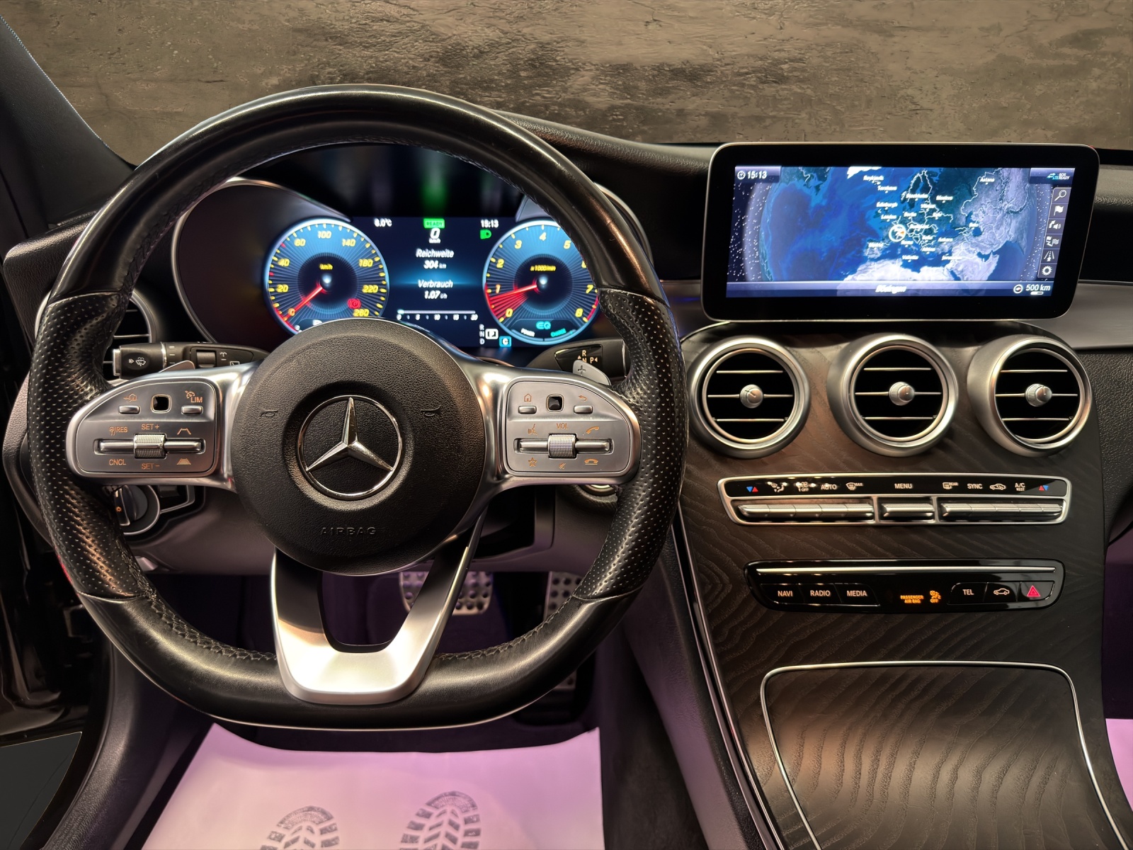 MERCEDES-BENZ C 200 Swiss Star AMG Line 4M 9G-Tronic-image-12
