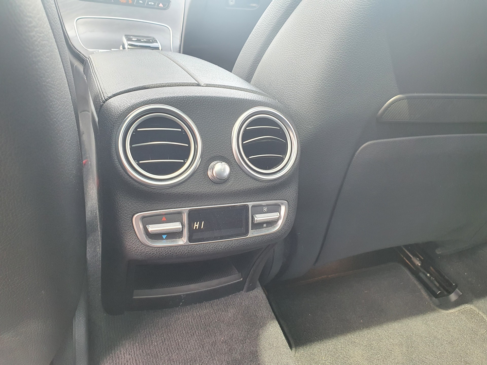 MERCEDES-BENZ C 43 AMG 4Matic 9G-Tronic-image-18