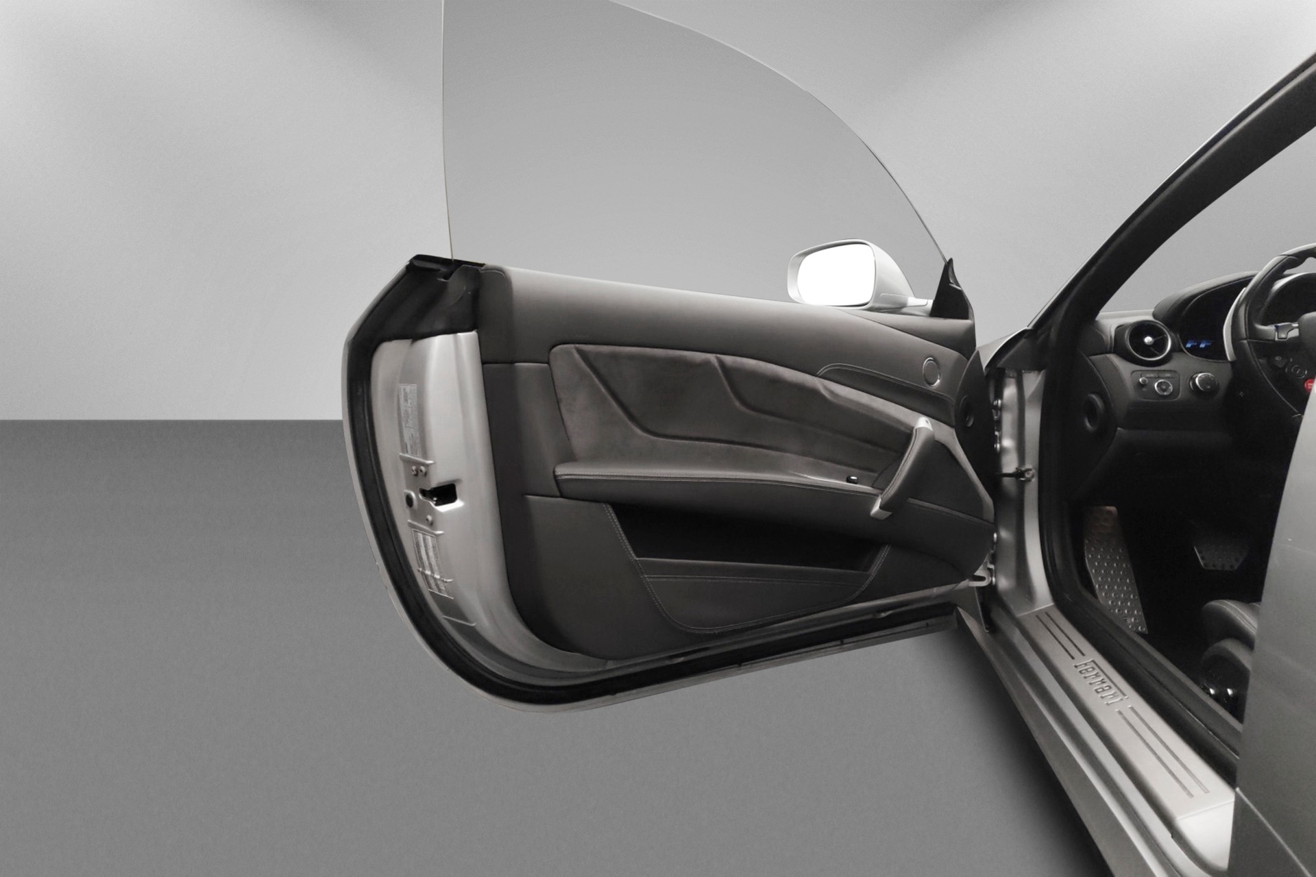 FERRARI FF-image-8