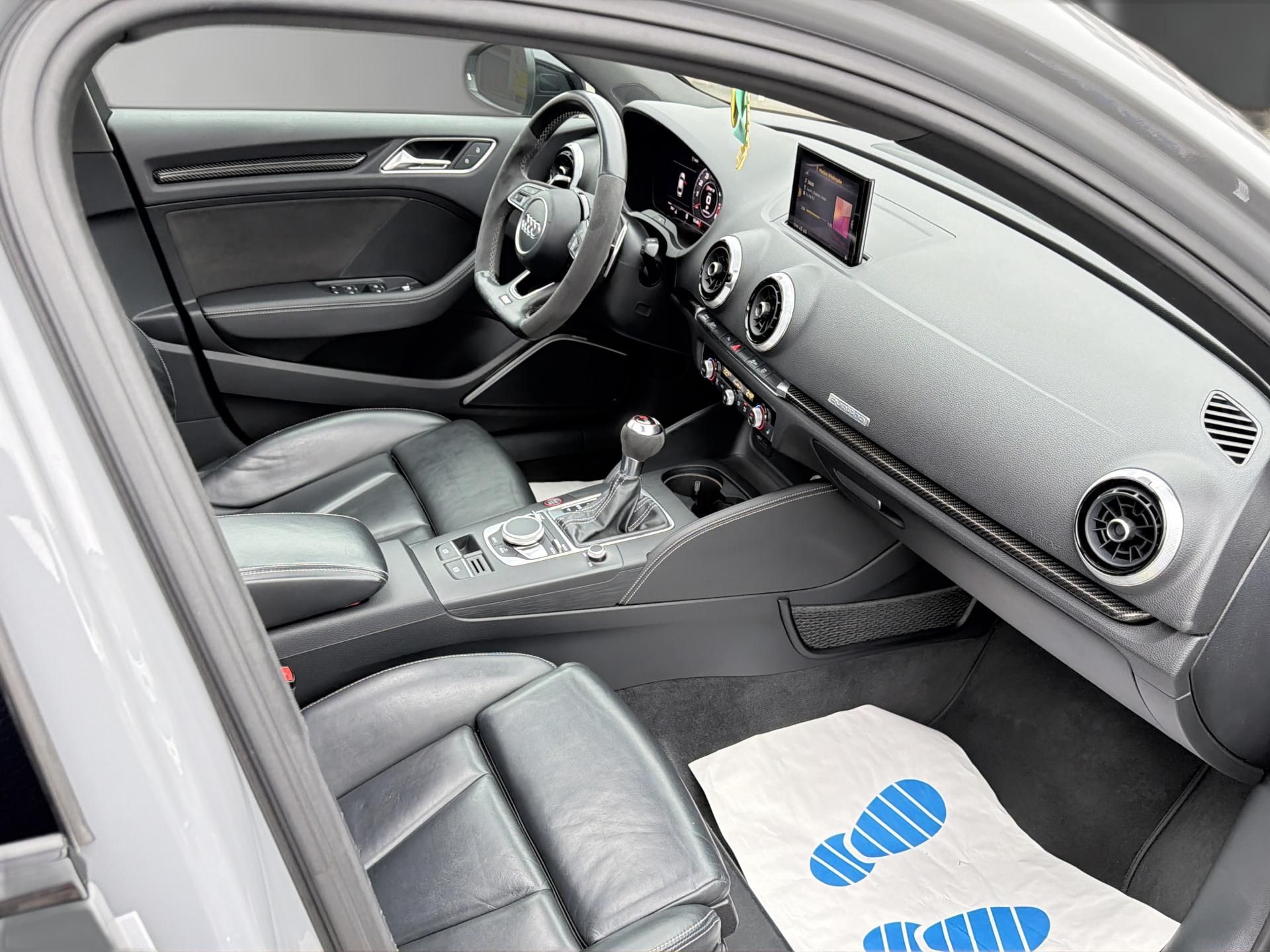 AUDI RS3 Limousine 2.5 TSI quattro S-tronic-image-13