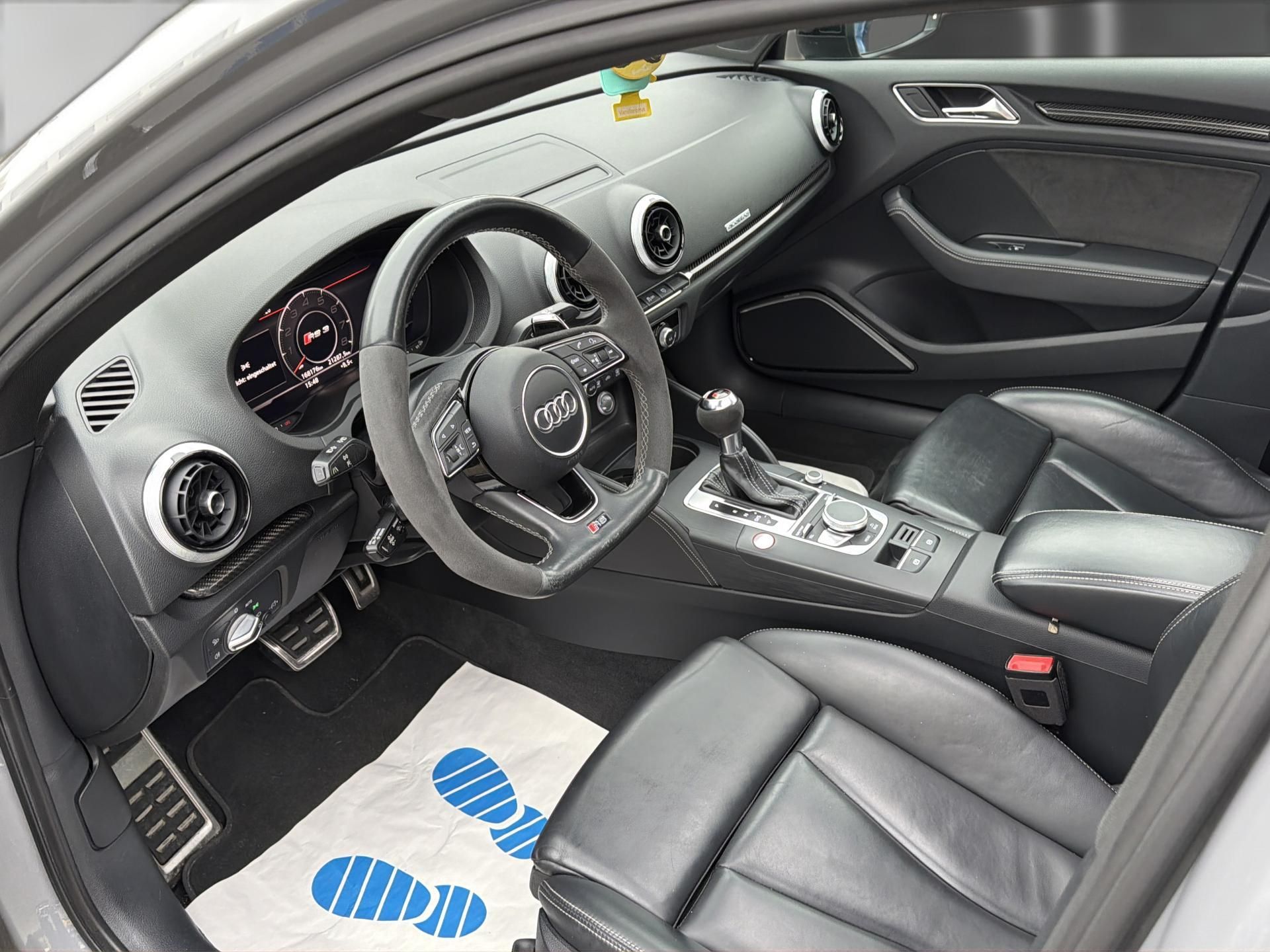 AUDI RS3 Limousine 2.5 TSI quattro S-tronic-image-9