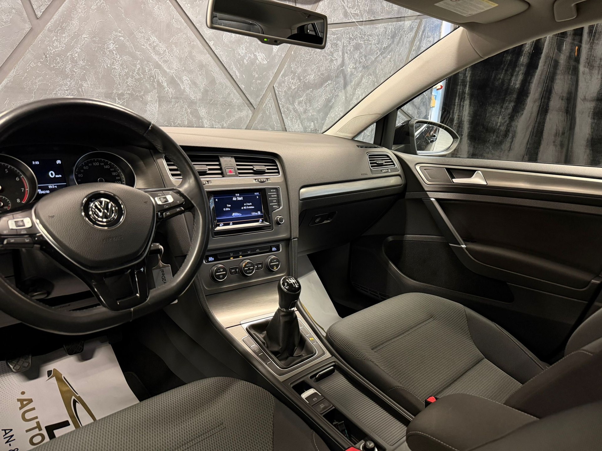 VW Golf 1.2 TSI Trendline-image-9