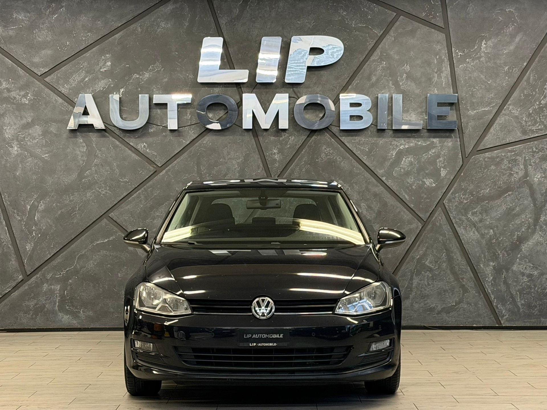 VW Golf 1.2 TSI Trendline-image-1