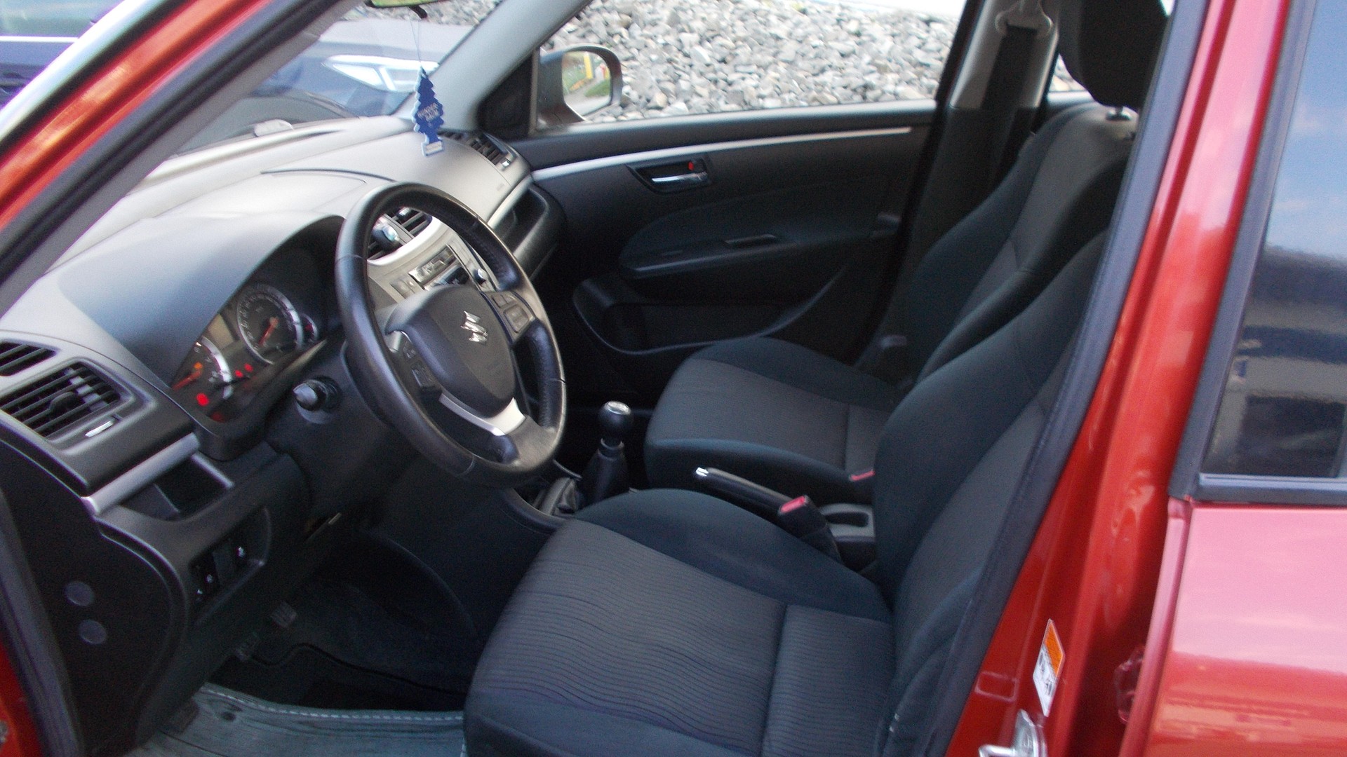 SUZUKI Swift 1.2i 16V GL Top 4x4-image-6