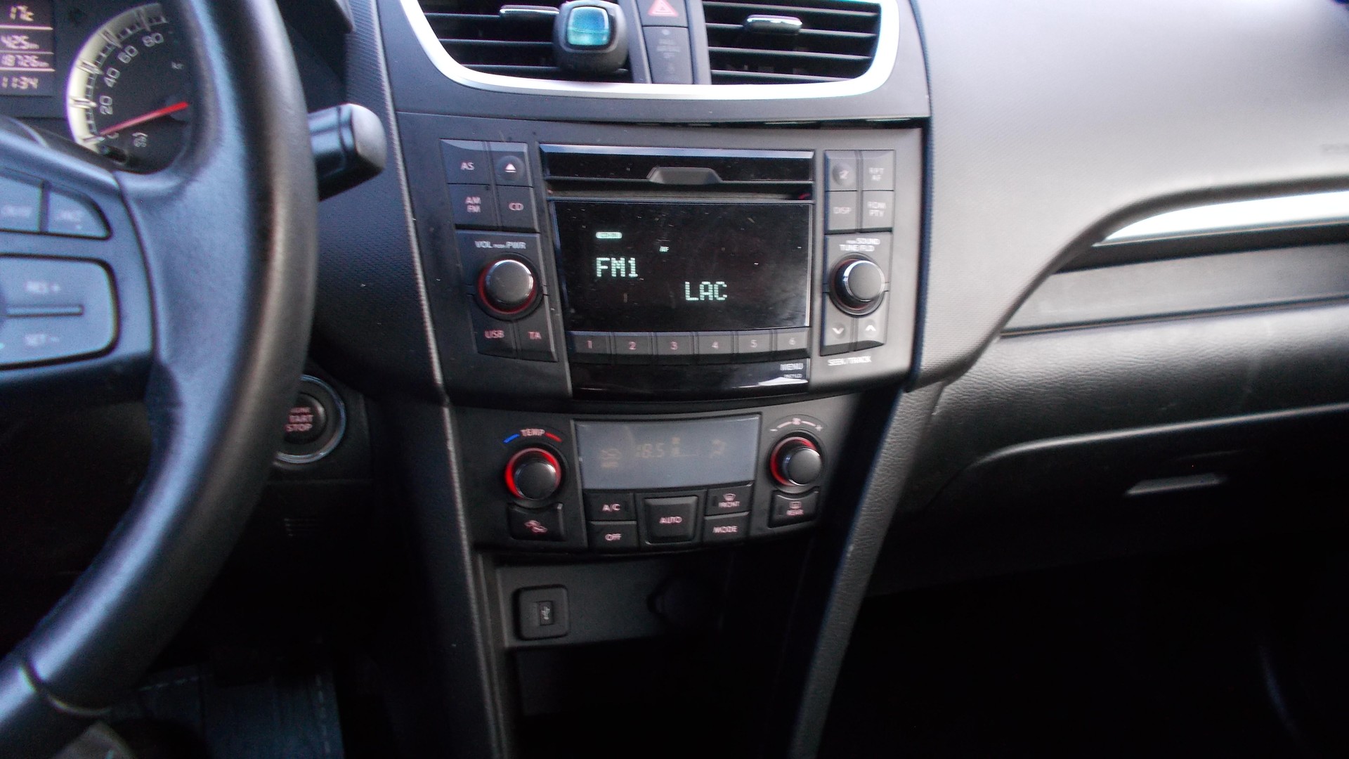 SUZUKI Swift 1.2i 16V GL Top 4x4-image-11