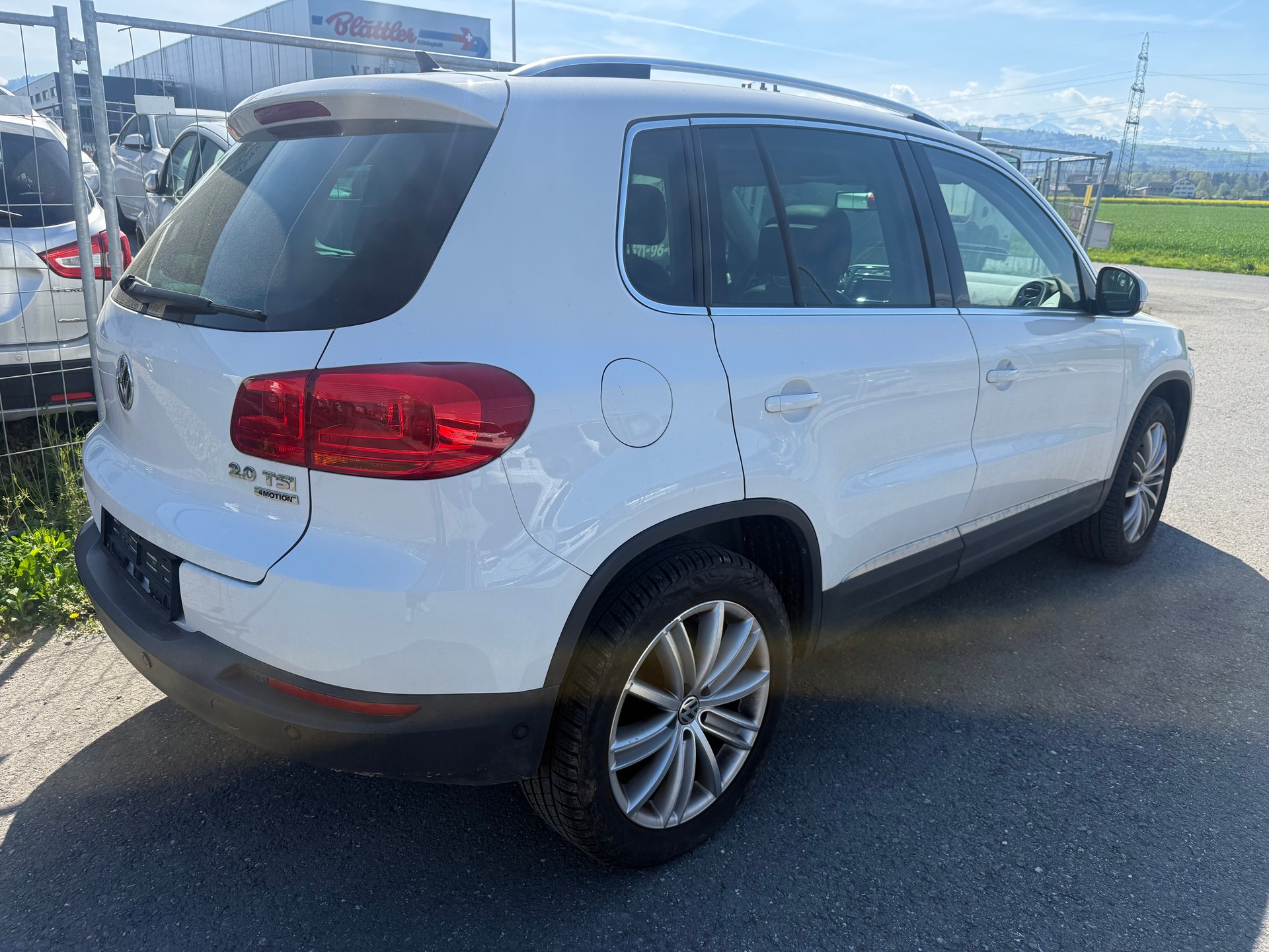 VW Tiguan 2.0 TSI Track&Style 4Motion DSG-image-2
