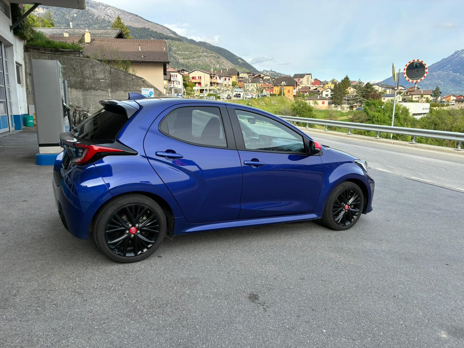 TOYOTA Yaris 1.5 Pop e-CVT-image-3