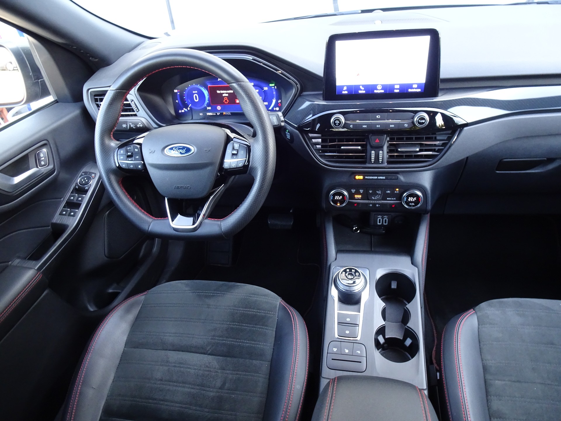 FORD Kuga 2.5 FHEV ST-Line X 4WD-image-9