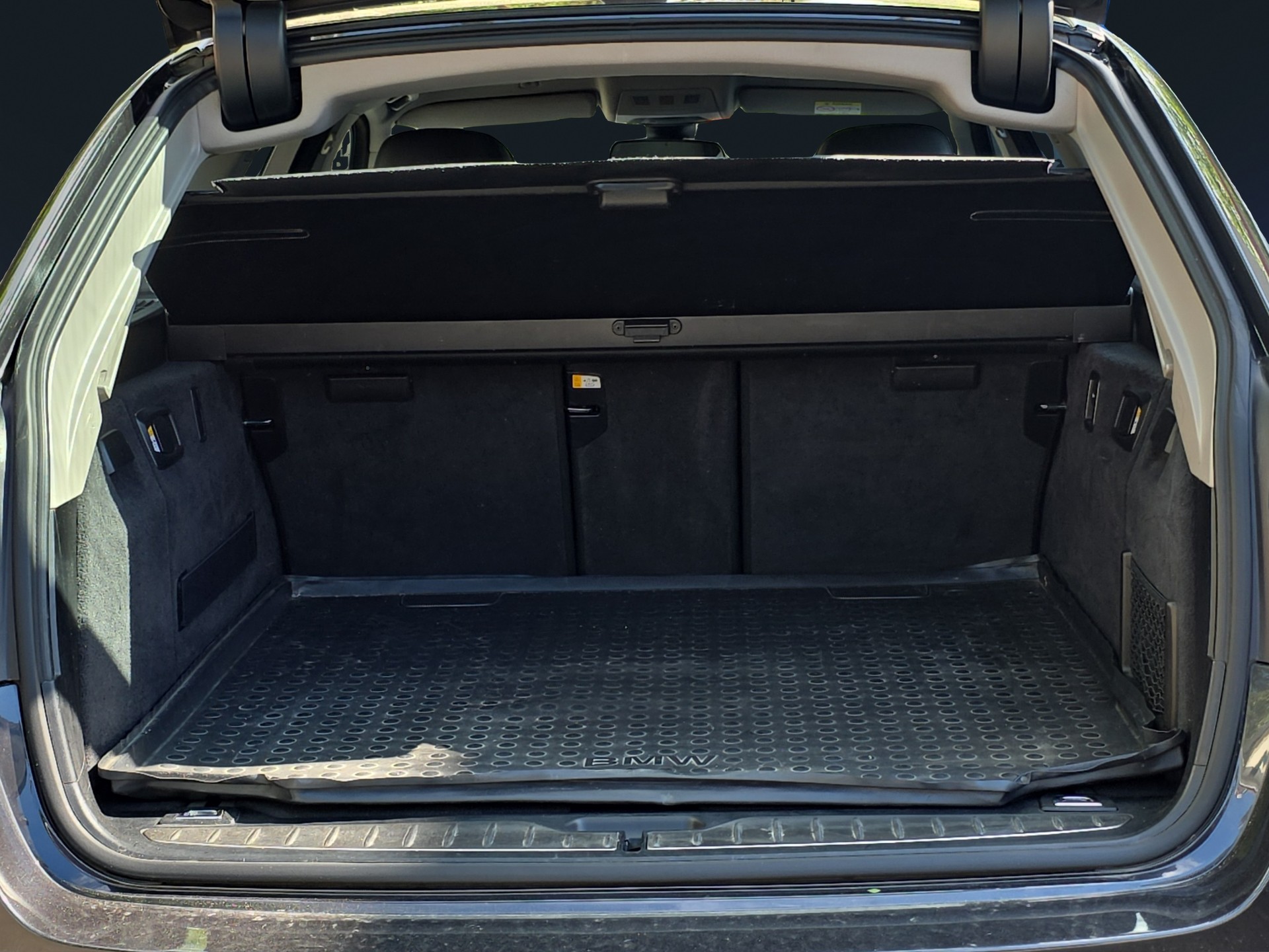 BMW 525d Touring xDrive Luxury Line Steptronic-image-15