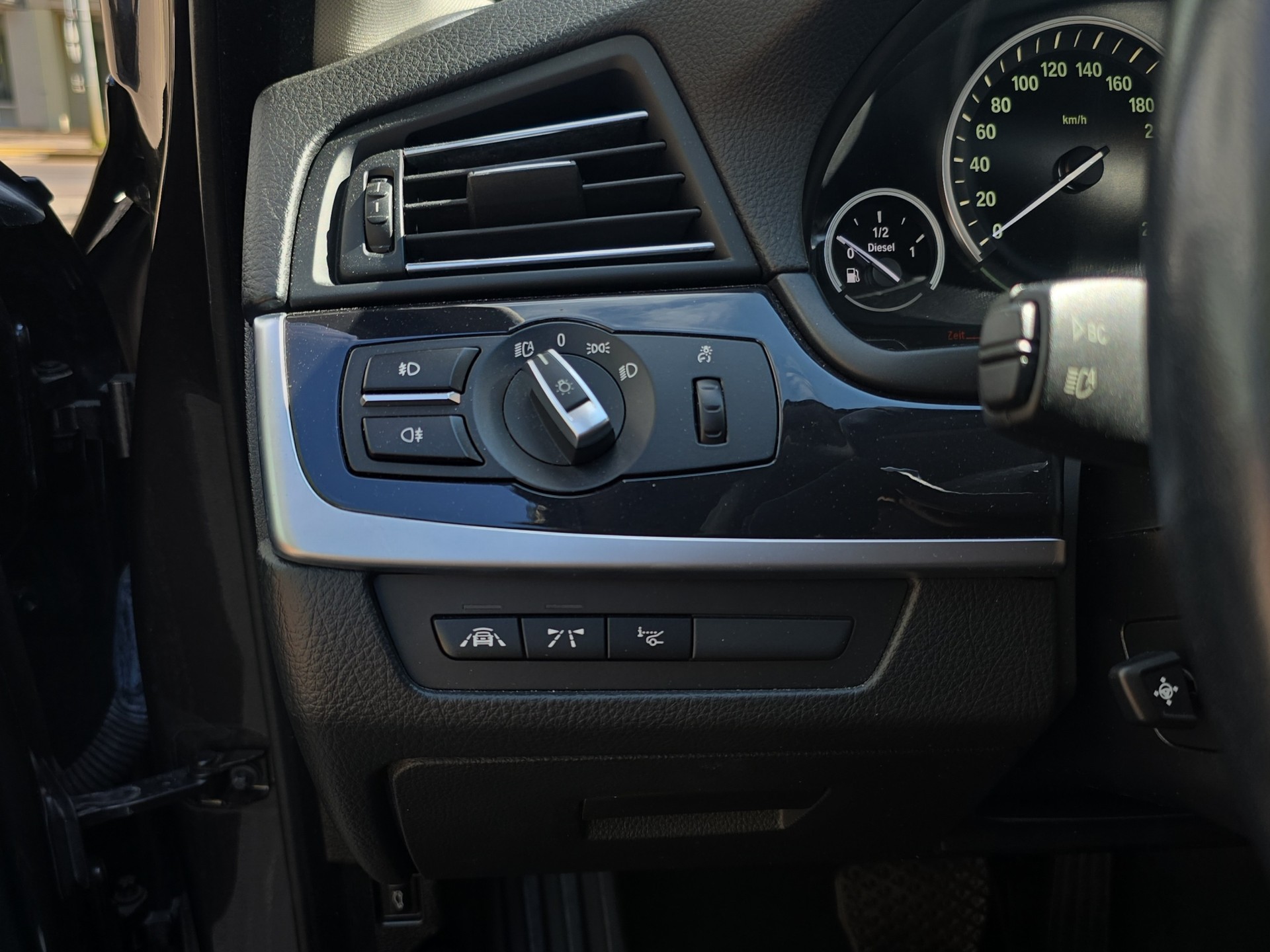 BMW 525d Touring xDrive Luxury Line Steptronic-image-13