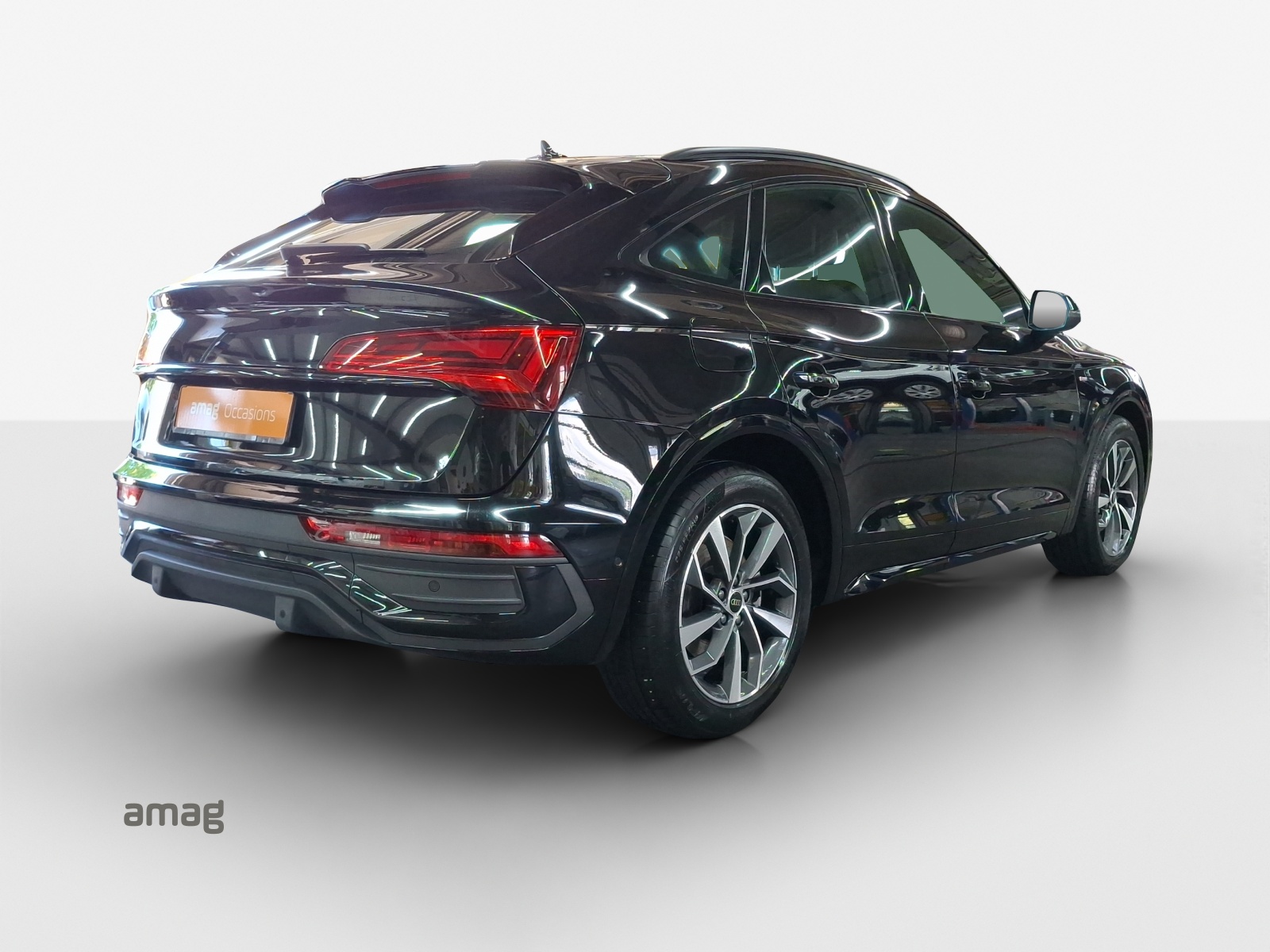 AUDI Q5 Sportback 40 TFSI S line quattro S-tronic-image-4