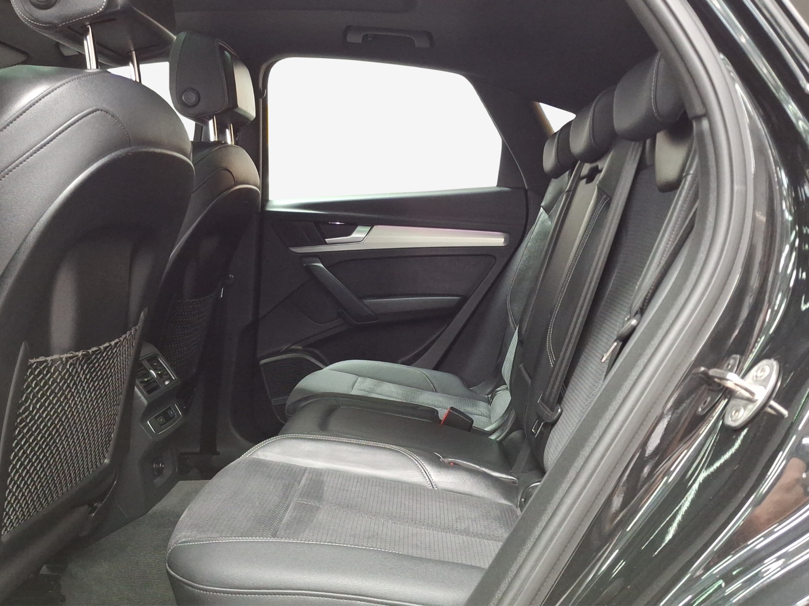 AUDI Q5 Sportback 40 TFSI S line quattro S-tronic-image-11