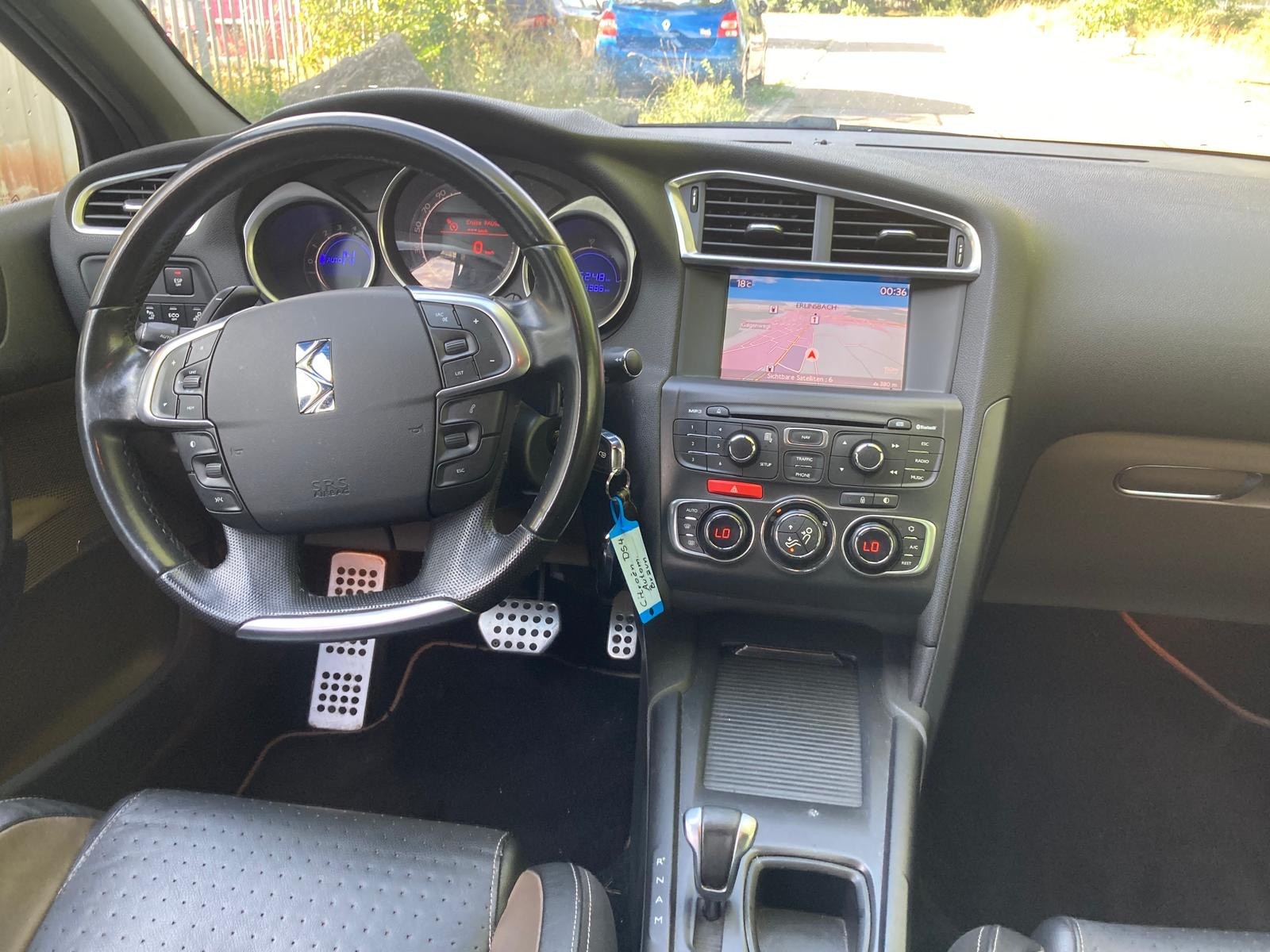 DS AUTOMOBILES DS4 1.6 e-HDi SO Chic EGS6-image-10