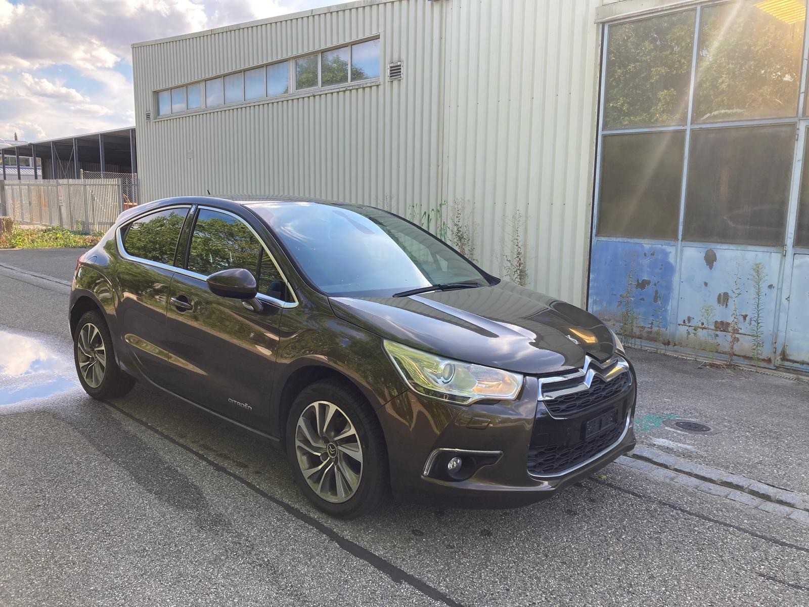 DS AUTOMOBILES DS4 1.6 e-HDi SO Chic EGS6-image-2