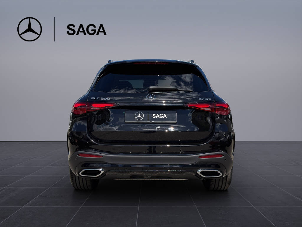 MERCEDES-BENZ GLC 300 AMG Line 4matic-image-4