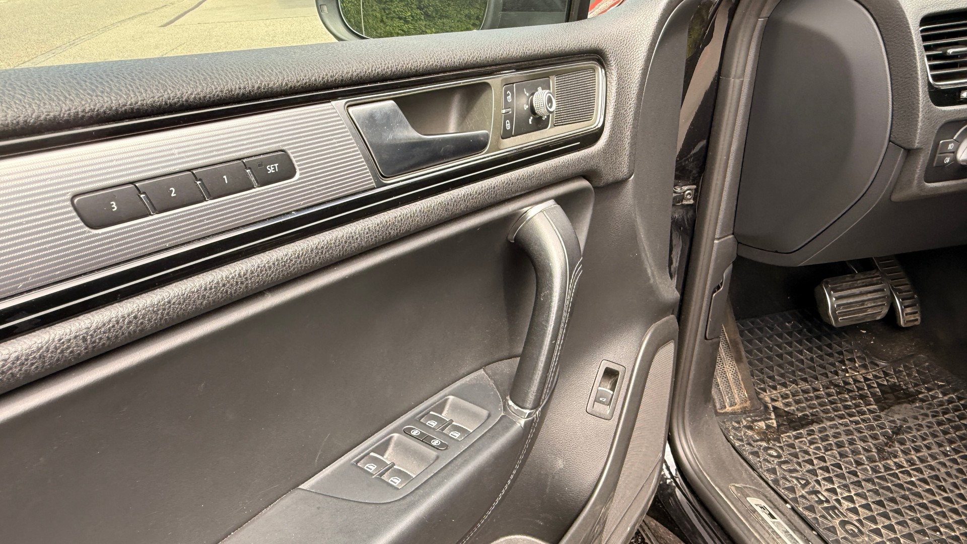 VW Touareg 3.0 TDI BlueMotion Technology Tiptronic-image-11