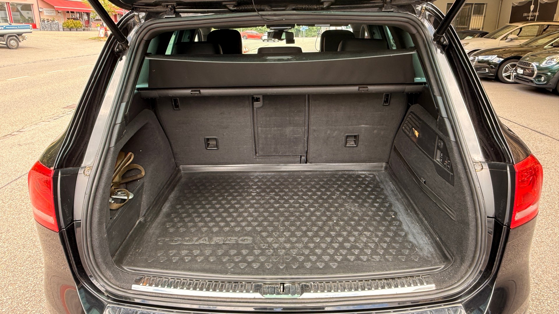 VW Touareg 3.0 TDI BlueMotion Technology Tiptronic-image-17