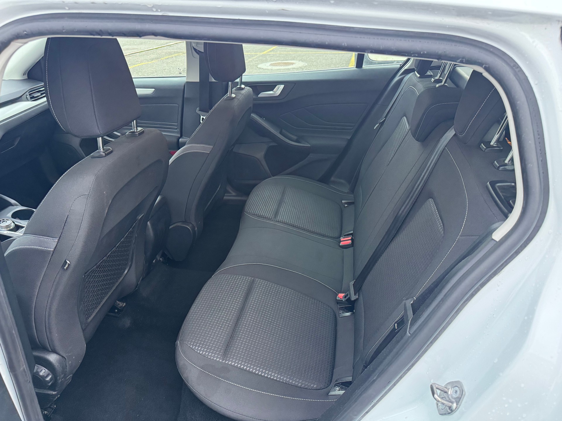 FORD Focus 1.5 TDCi Cool Connect Automatic-image-6
