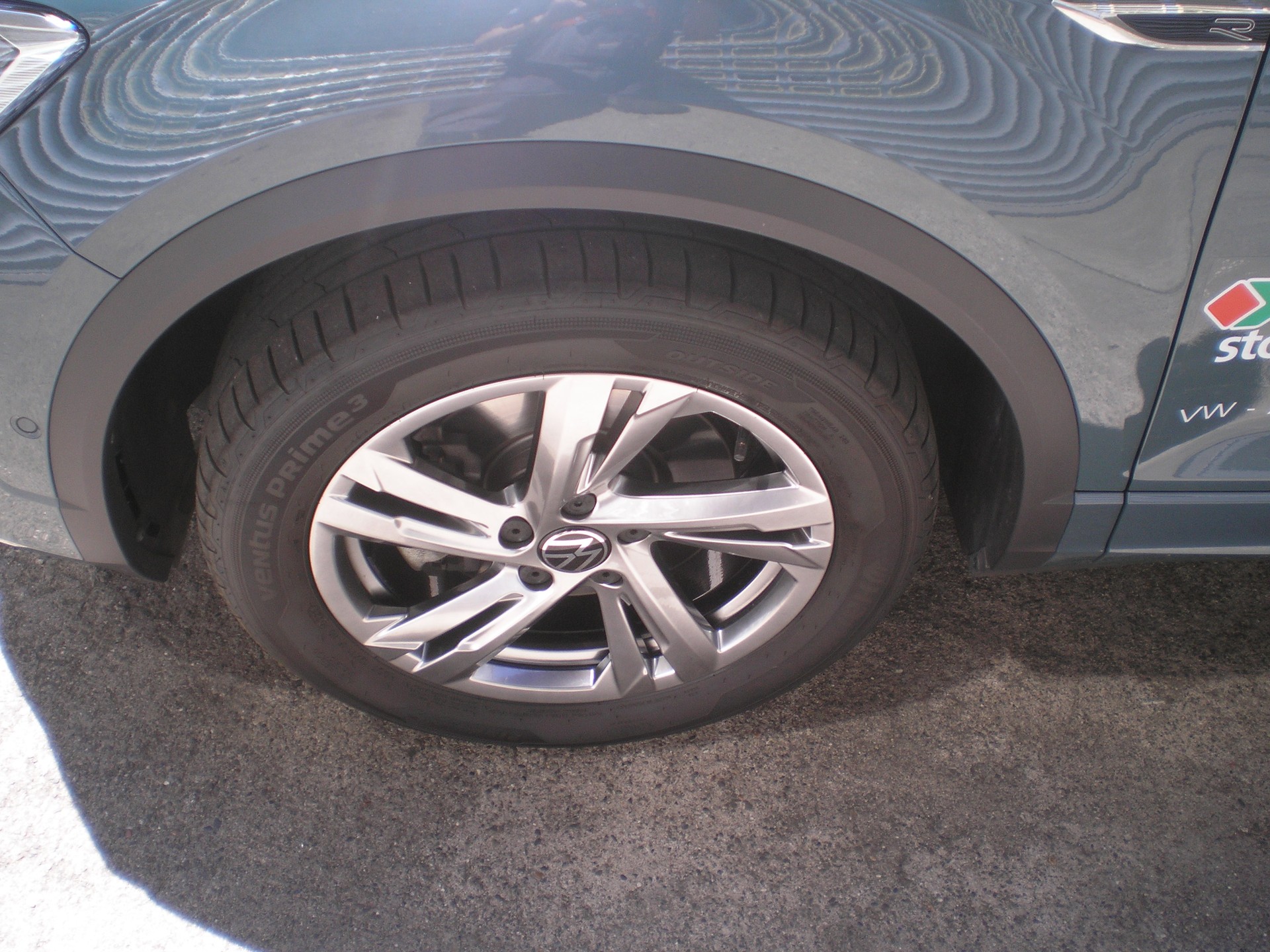 VW T-Roc 2.0 TSI R-Line DSG 4Motion-image-2