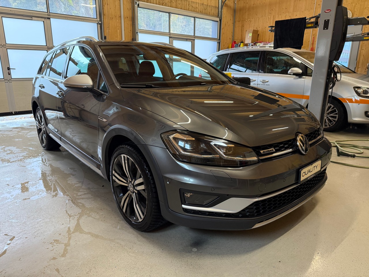 VW Golf 2.0 TDI Alltrack 4Motion DSG-image-2