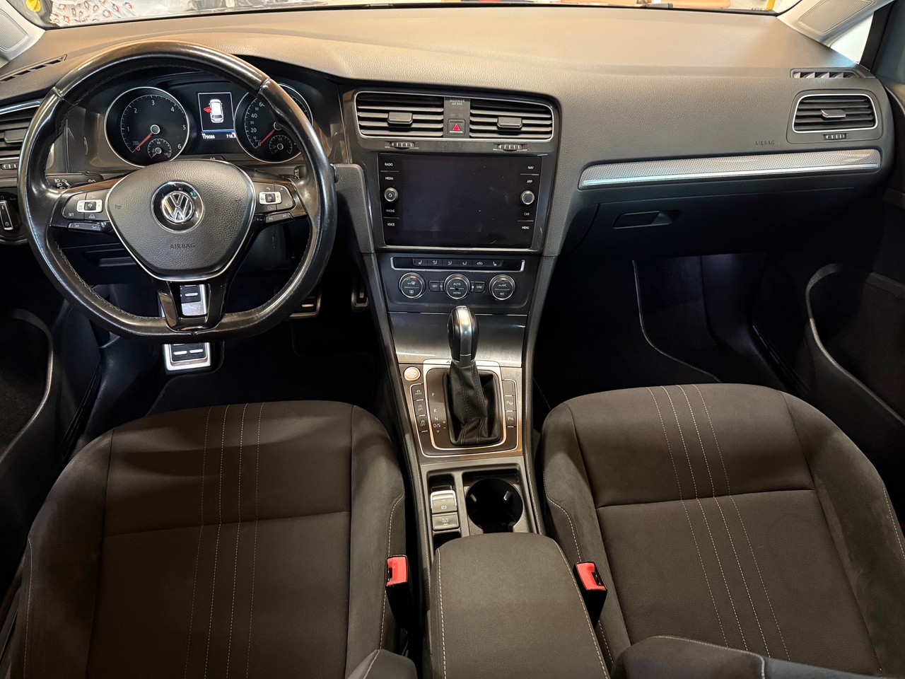 VW Golf 2.0 TDI Alltrack 4Motion DSG-image-8