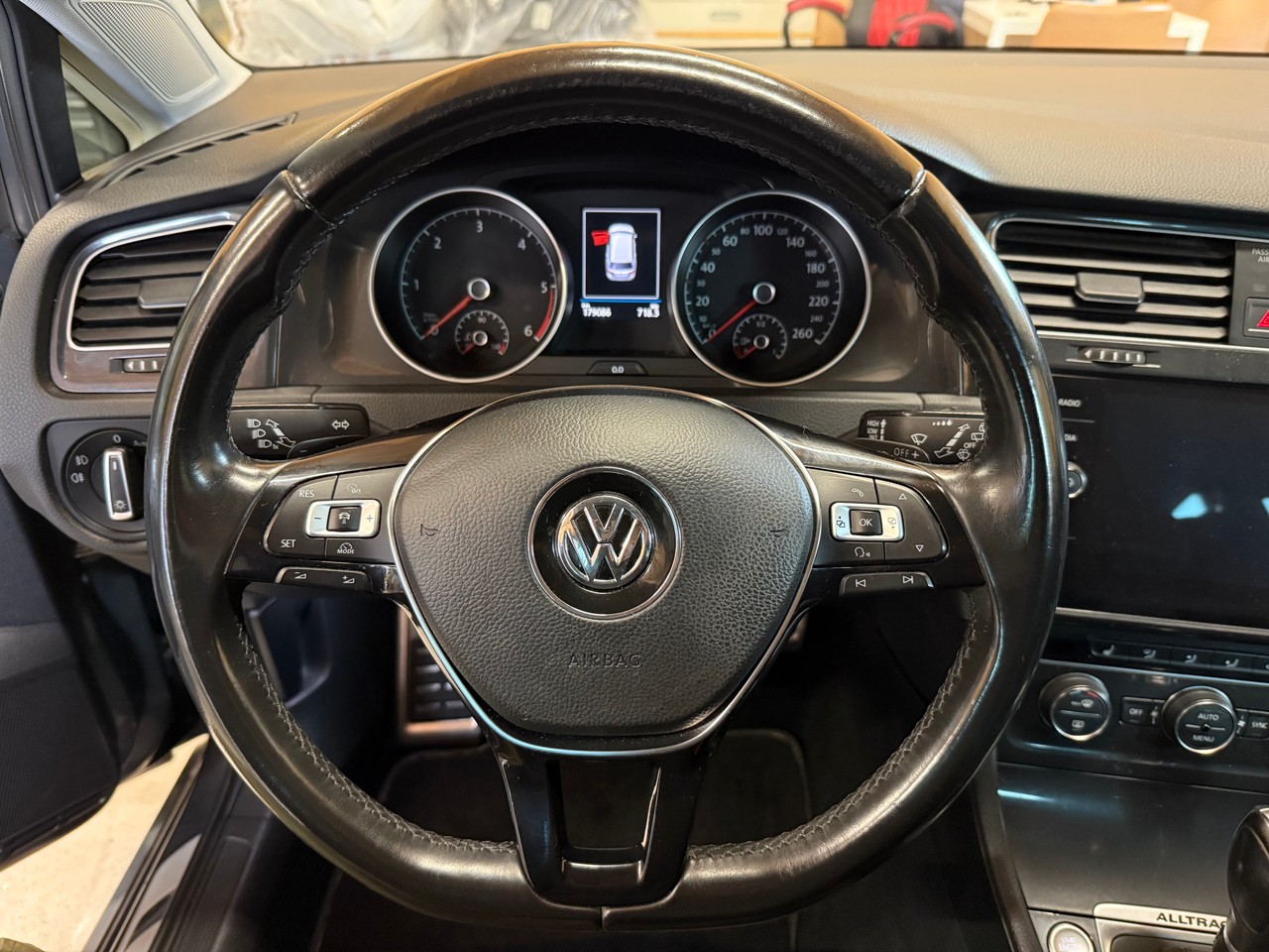 VW Golf 2.0 TDI Alltrack 4Motion DSG-image-9