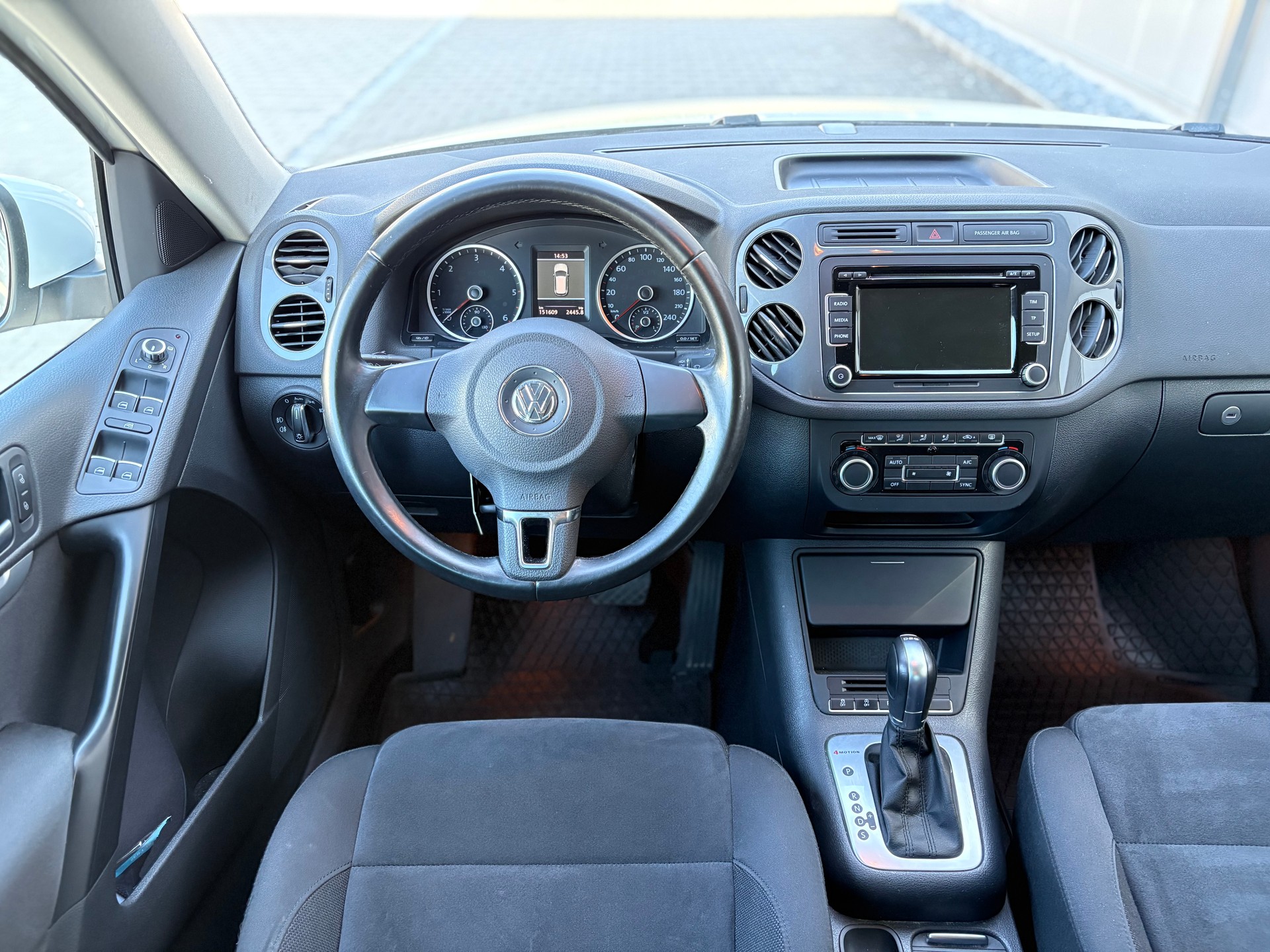 VW Tiguan 2.0 TDI BlueMotion Trend&Fun 4Motion DSG-image-12