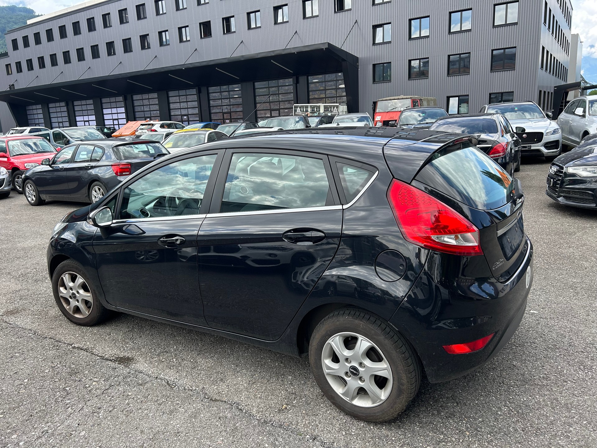 FORD Fiesta 1.4 16V Titanium Automatic-image-5