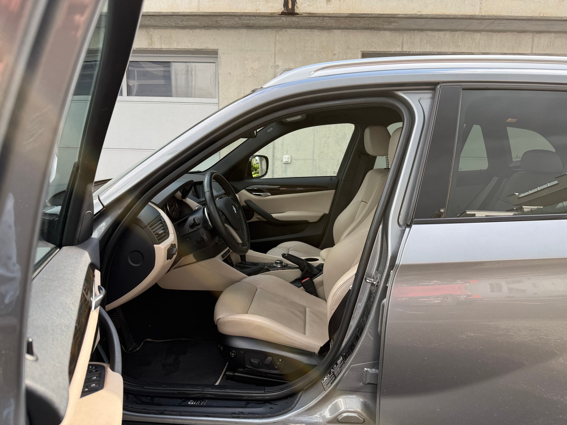 BMW X1 xDrive 28i Steptronic-image-9