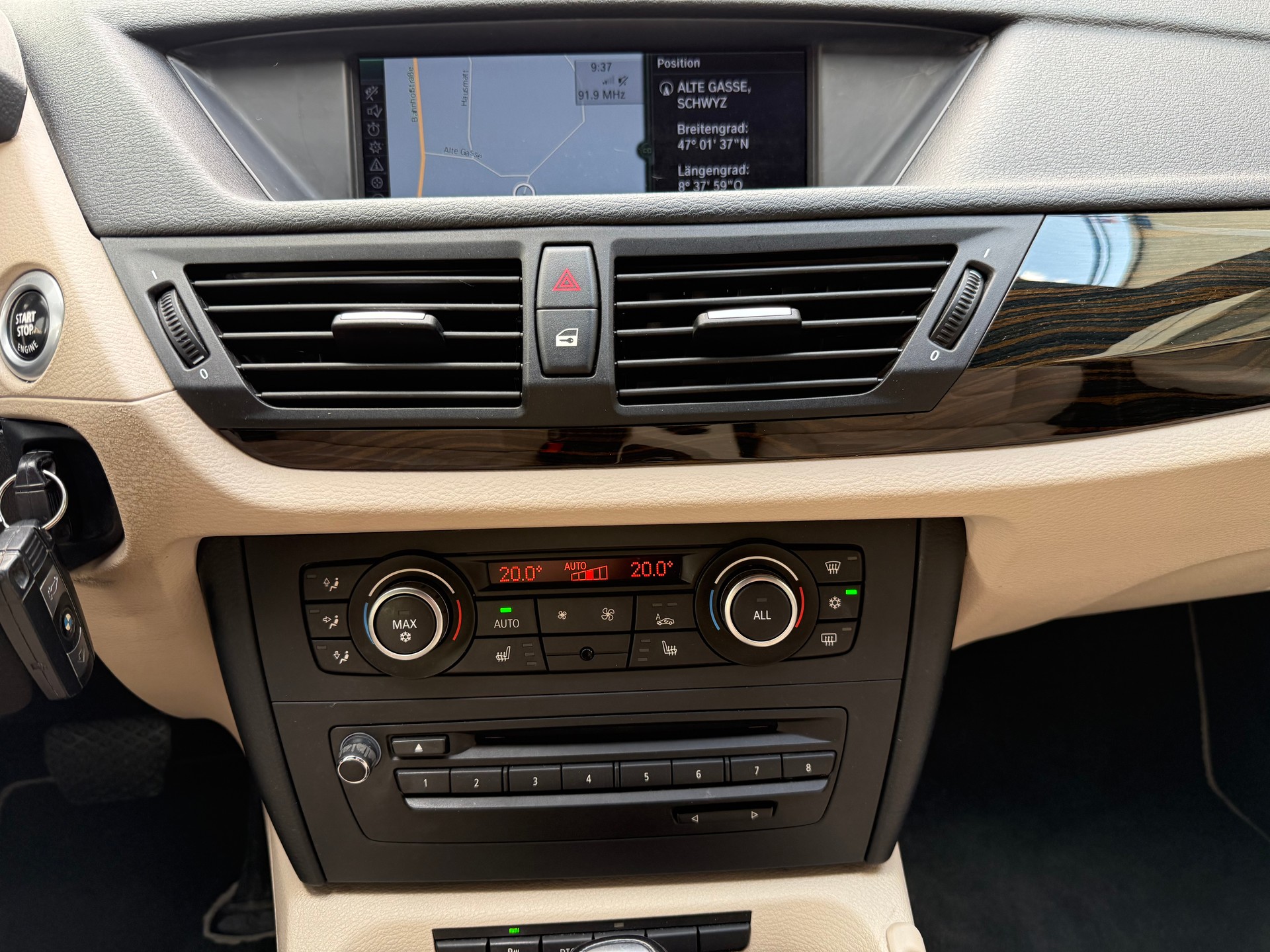 BMW X1 xDrive 28i Steptronic-image-19