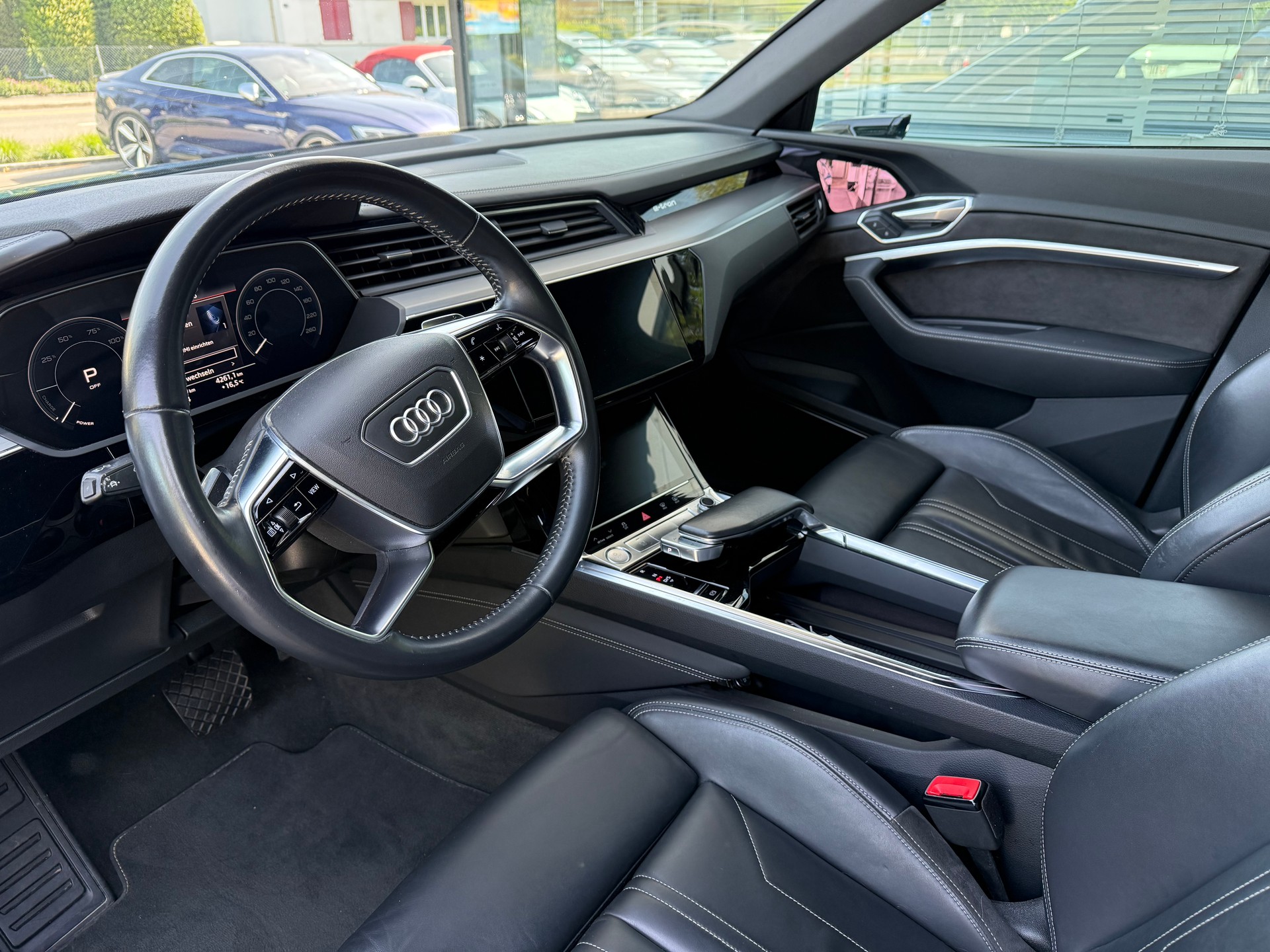 AUDI e-tron 55 Advanced quattro Edition One-image-6