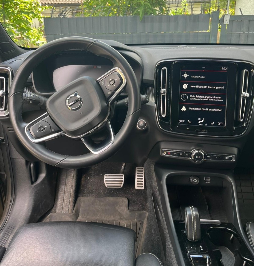 VOLVO 1.5 T5 PiH R-Design-image-4