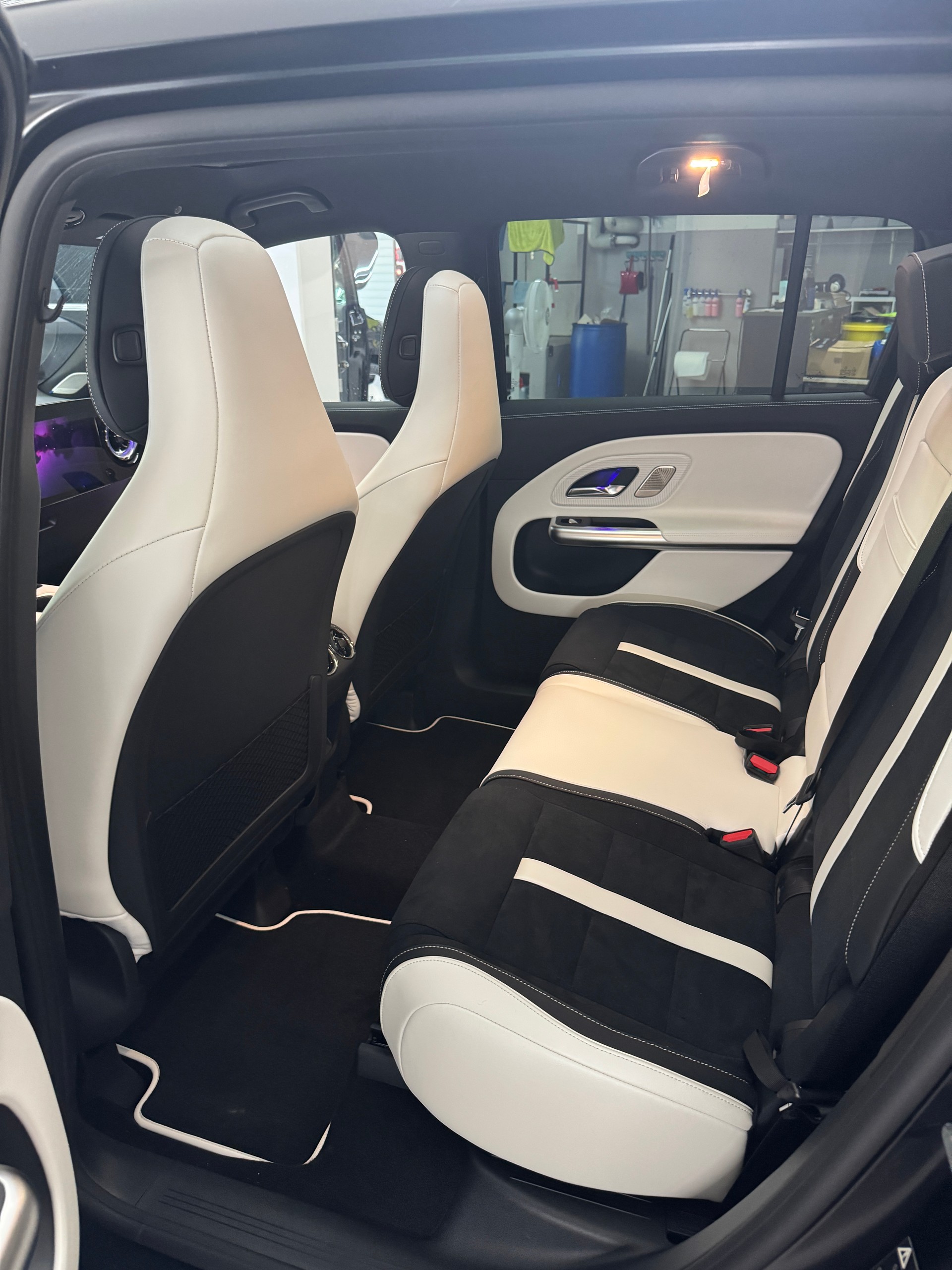 MERCEDES-BENZ GLB 220 4MATIC-image-8