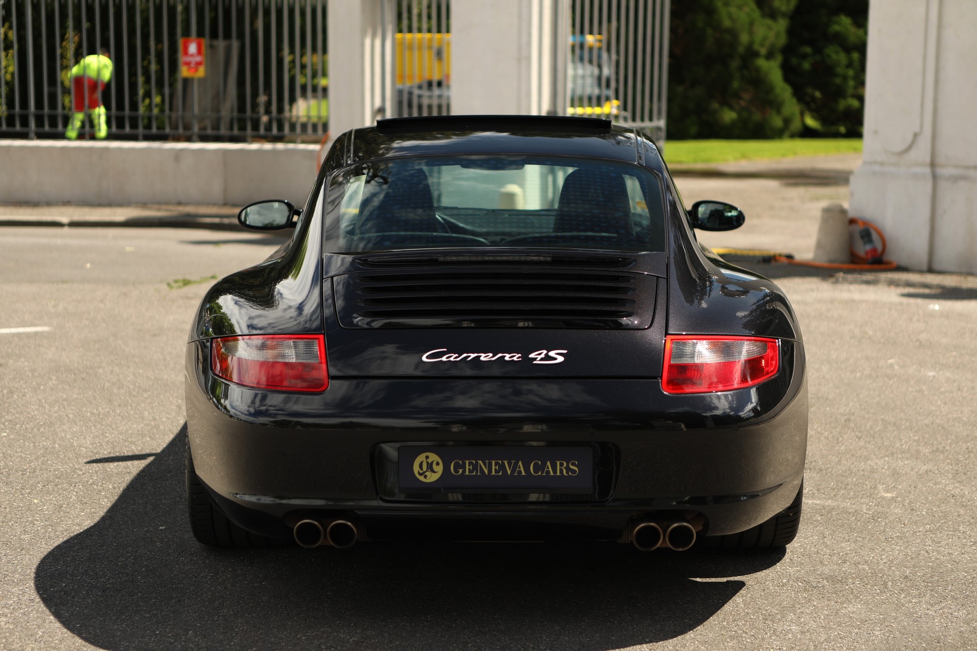 PORSCHE 911 Carrera 4S-image-2