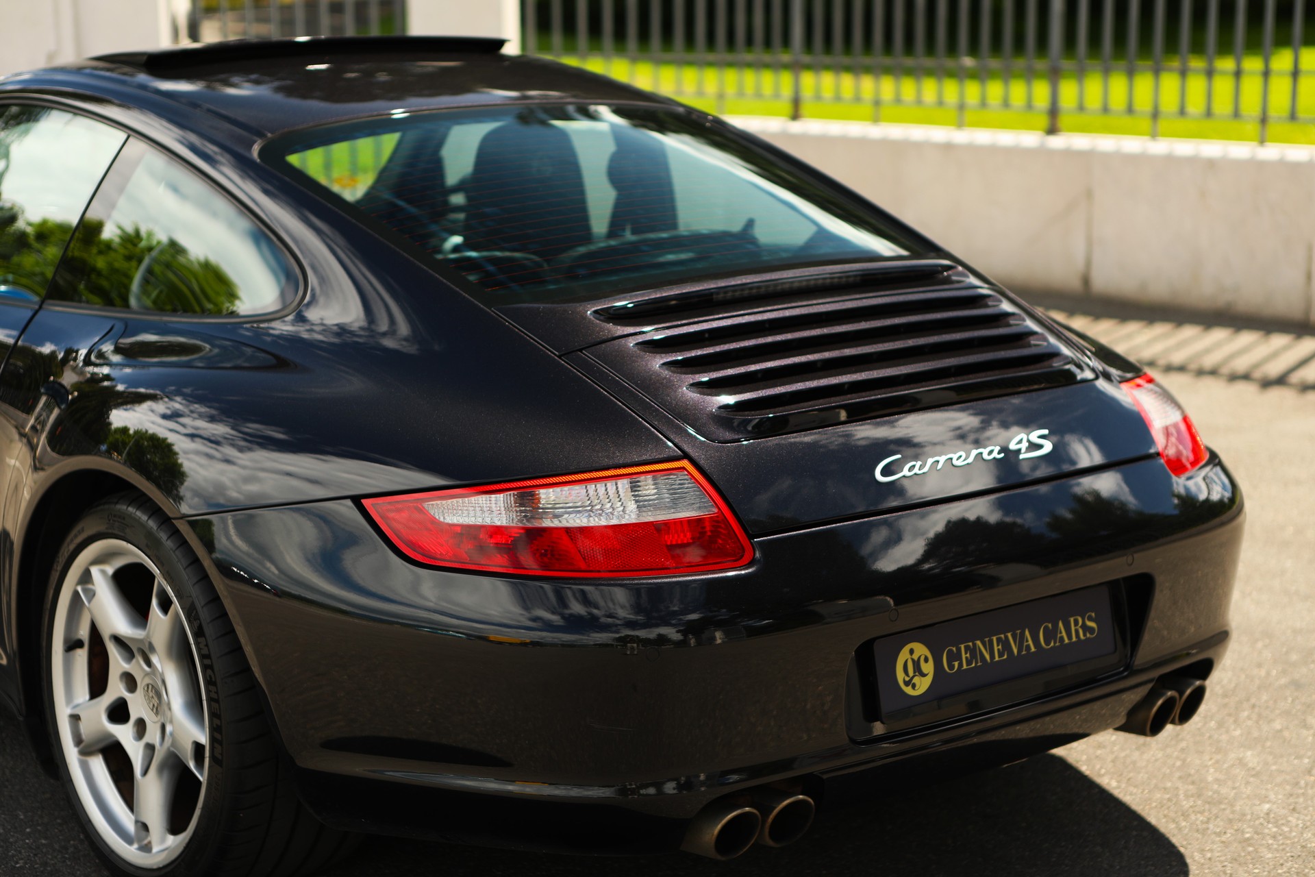 PORSCHE 911 Carrera 4S-image-3