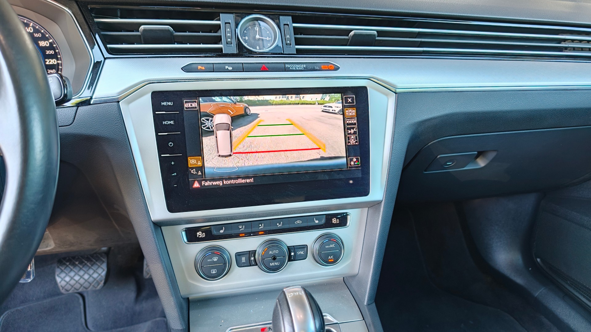 VW Passat Variant 2.0 TDI BMT Comfortline DSG 4Motion-image-7