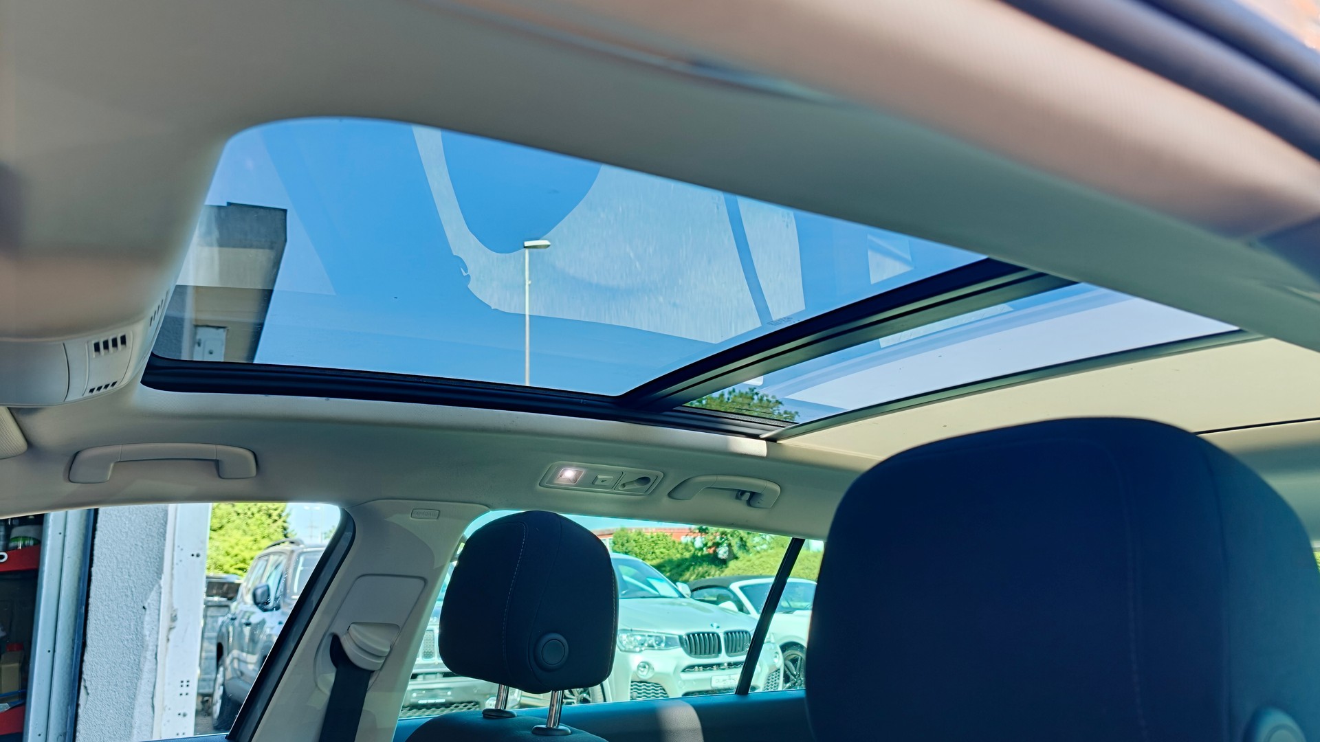 VW Passat Variant 2.0 TDI BMT Comfortline DSG 4Motion-image-7