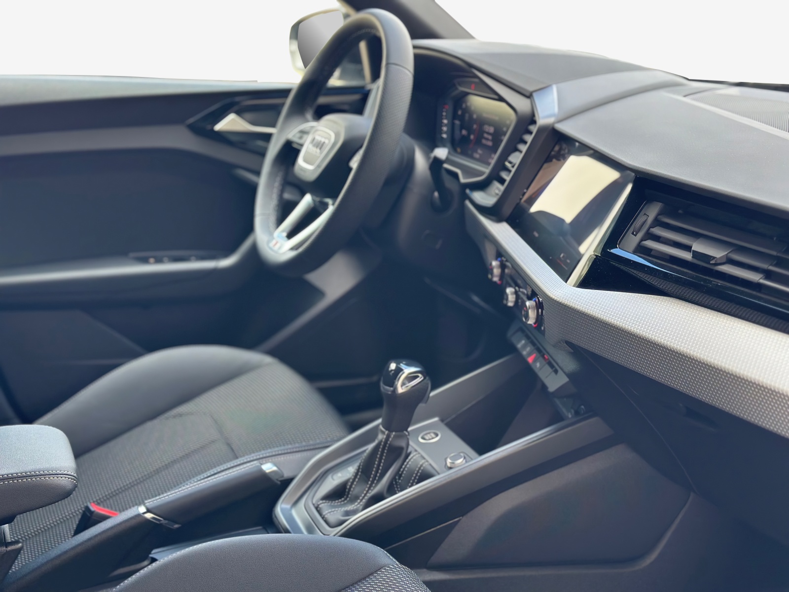 AUDI A1 Sportback 30 TFSI S Line Attraction S-tronic-image-14