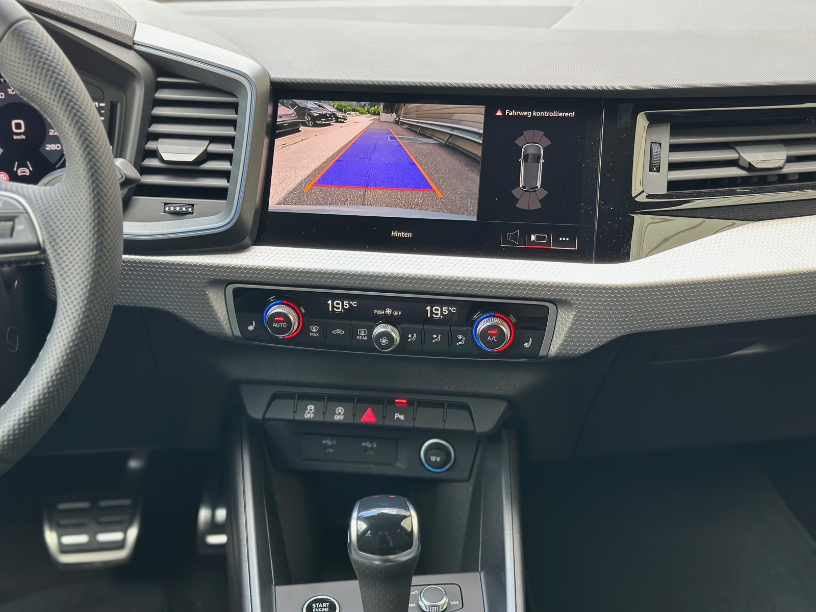 AUDI A1 Sportback 30 TFSI S Line Attraction S-tronic-image-10