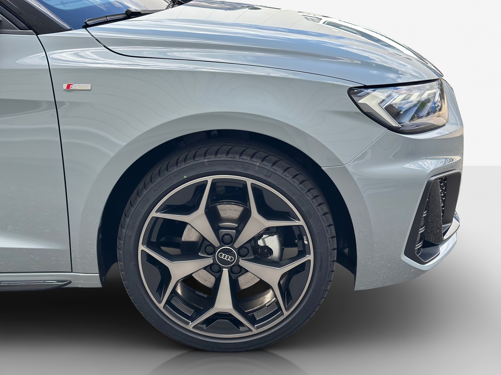AUDI A1 Sportback 30 TFSI S Line Attraction S-tronic-image-15