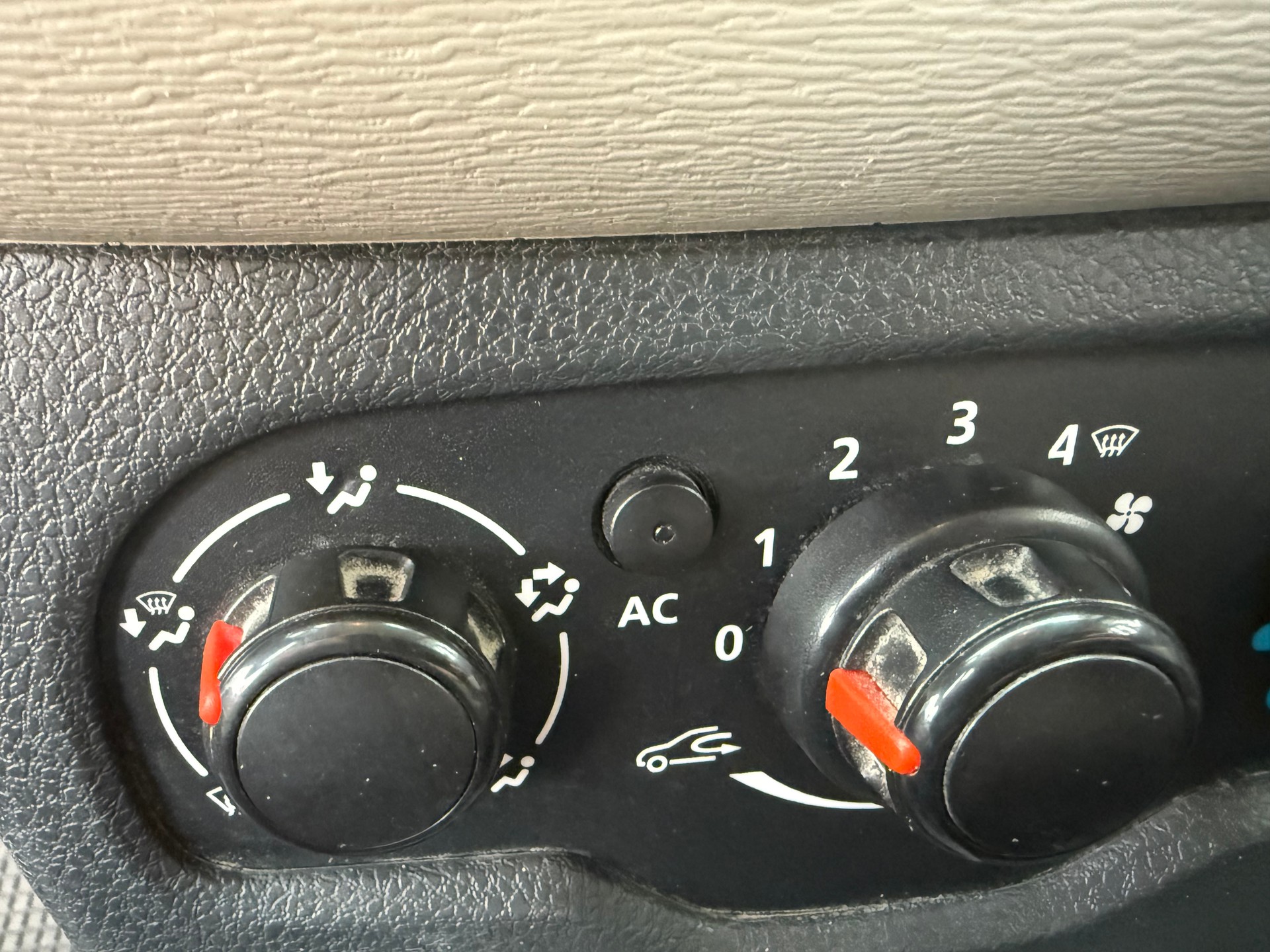 DACIA Dokker Van dCi 90 Ambiance-image-10