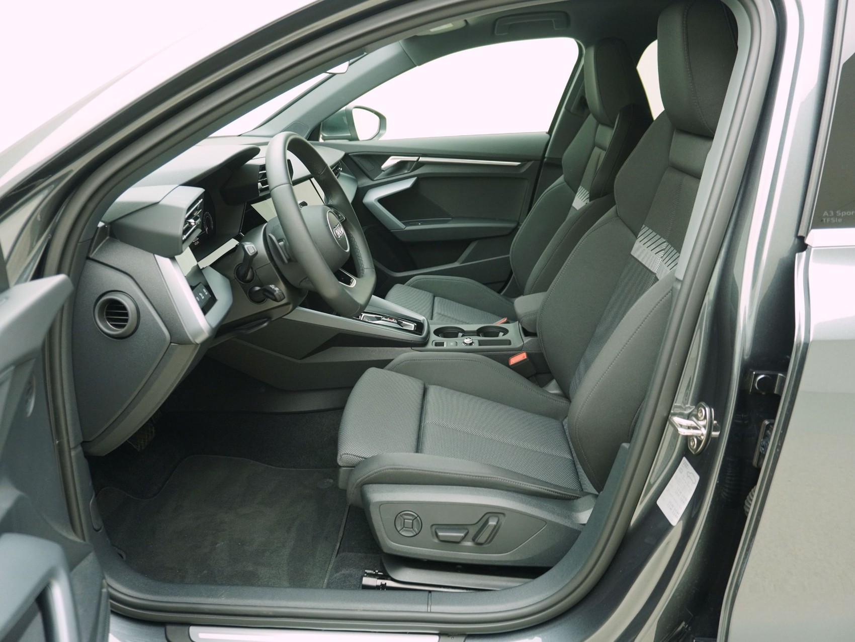 AUDI A3 Sportback 40 TFSI e S line S-Tronic **Audi Werksgarantie bis 08/2030**-image-9