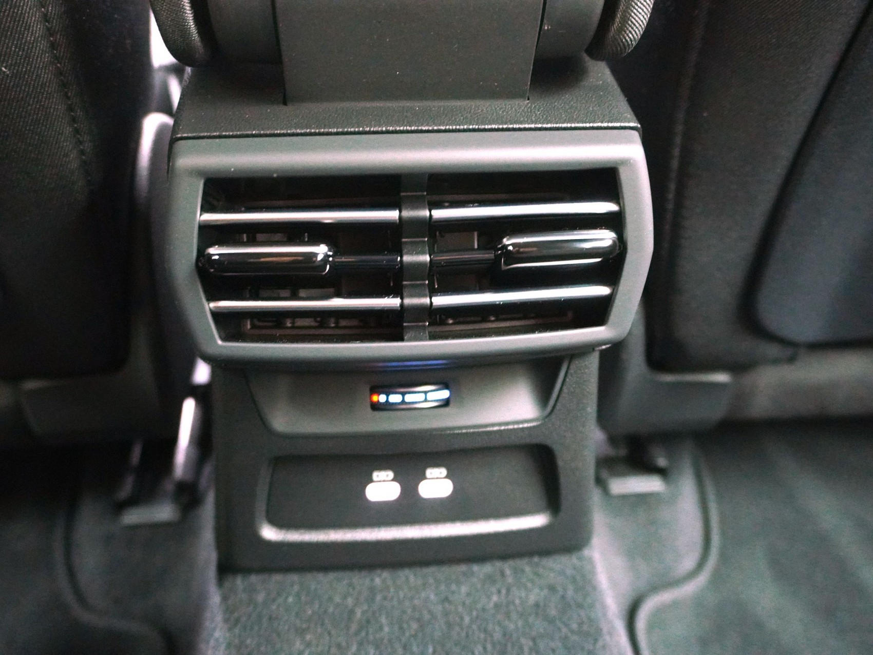 AUDI A3 Sportback 40 TFSI e S line S-Tronic **Audi Werksgarantie bis 08/2030**-image-13