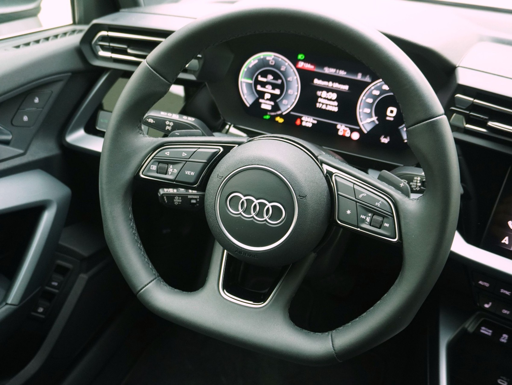 AUDI A3 Sportback 40 TFSI e S line S-Tronic **Audi Werksgarantie bis 08/2030**-image-11