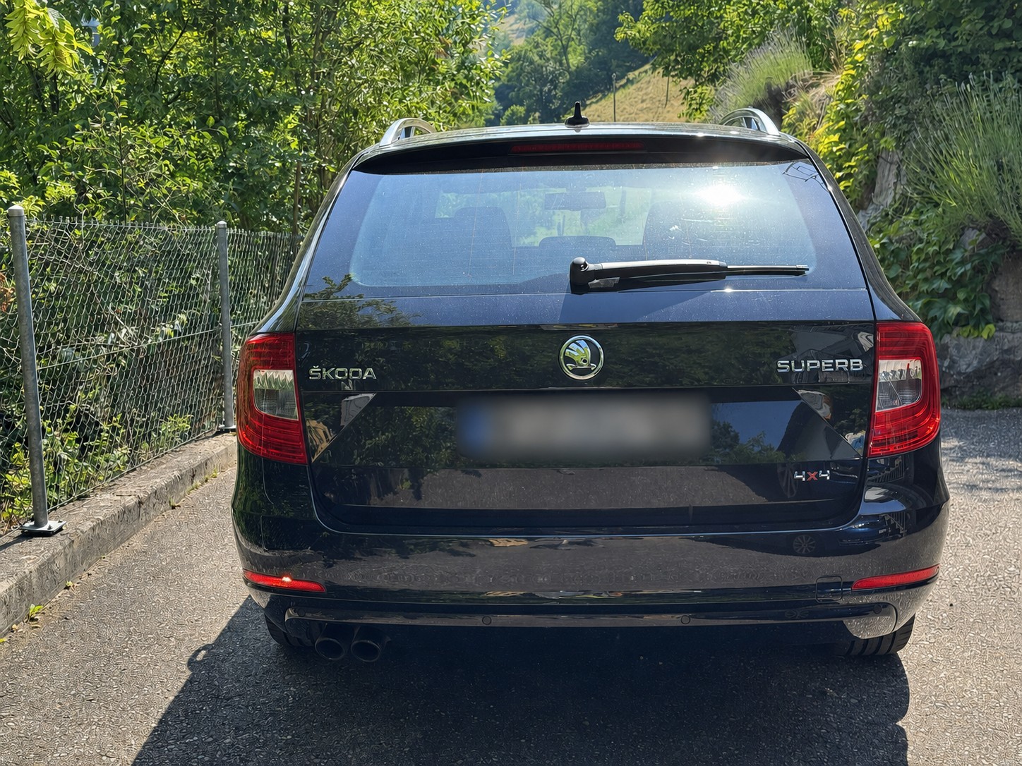 SKODA 2.0 TDI 140 L & K 4x4 S/S-image-2