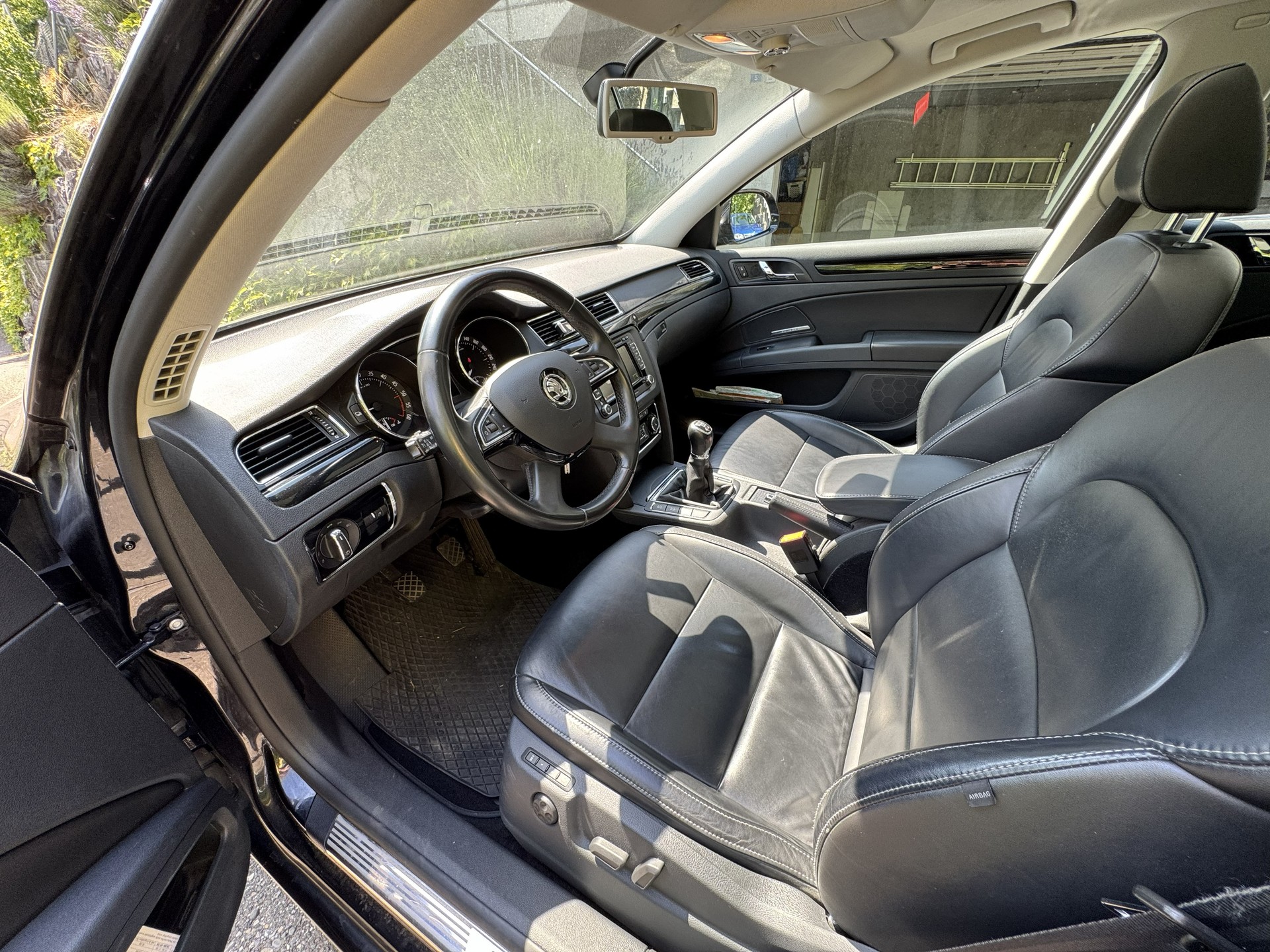 SKODA 2.0 TDI 140 L & K 4x4 S/S-image-3