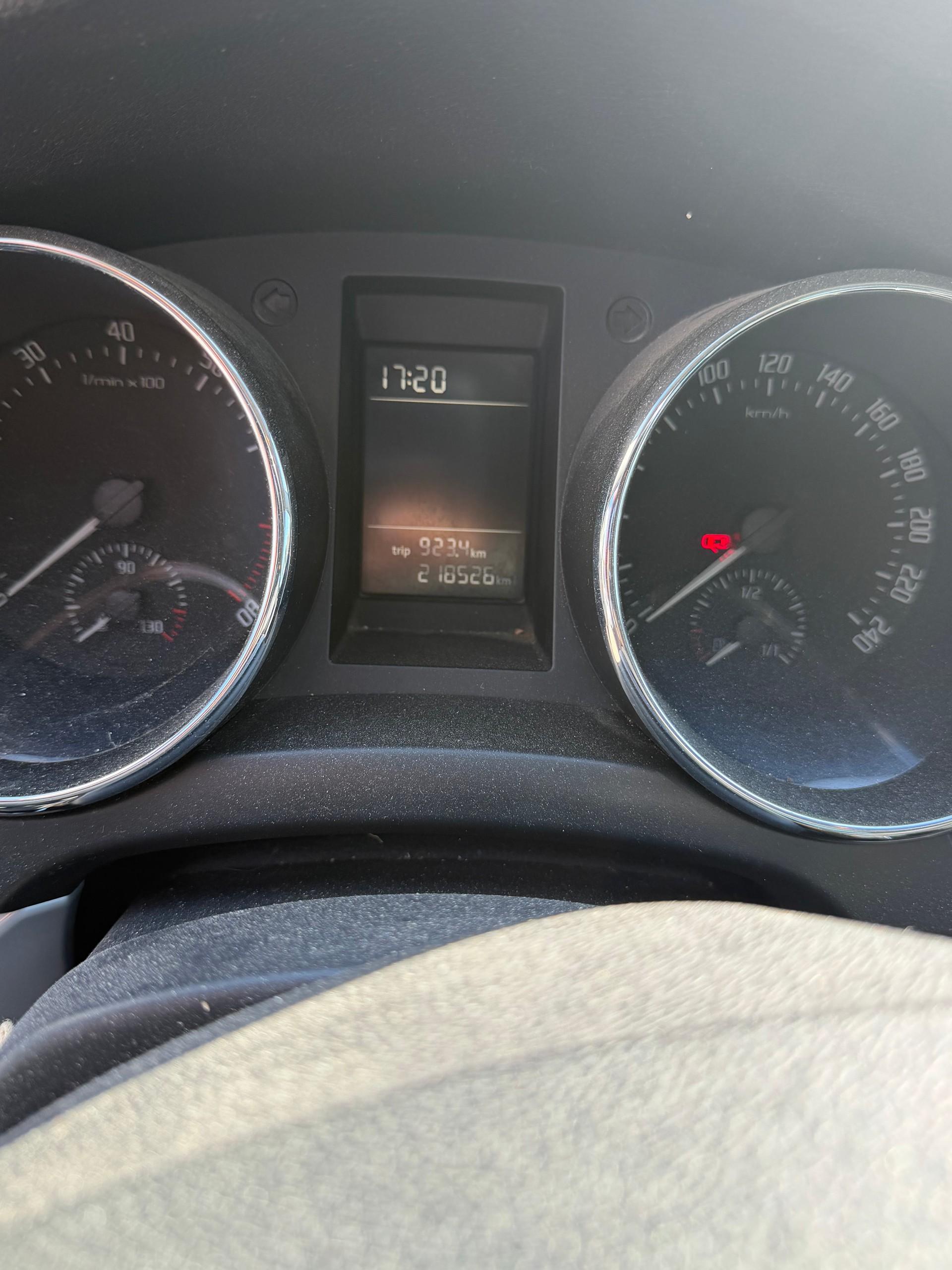 SKODA Yeti 1.8 TSI Active 4x4-image-9