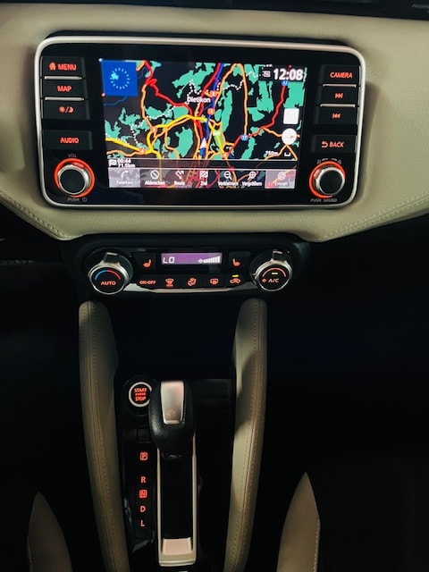 NISSAN Micra IG-T 100 n-connecta Xtronic-image-10