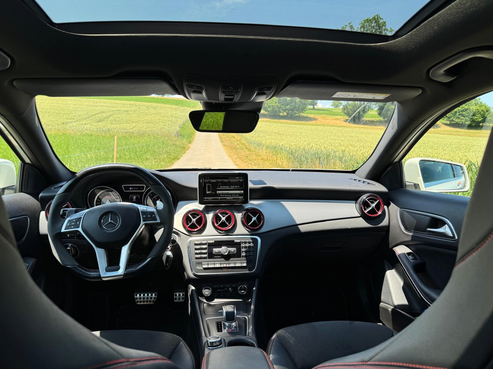 MERCEDES-BENZ GLA 45 AMG 4Matic 7G-DCT-image-1