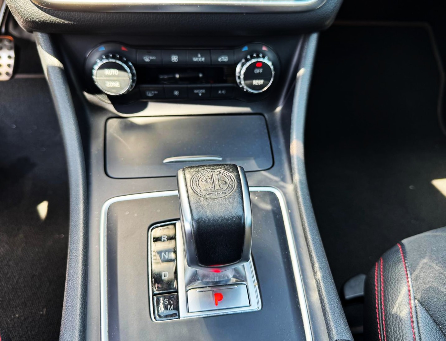 MERCEDES-BENZ GLA 45 AMG 4Matic 7G-DCT-image-6